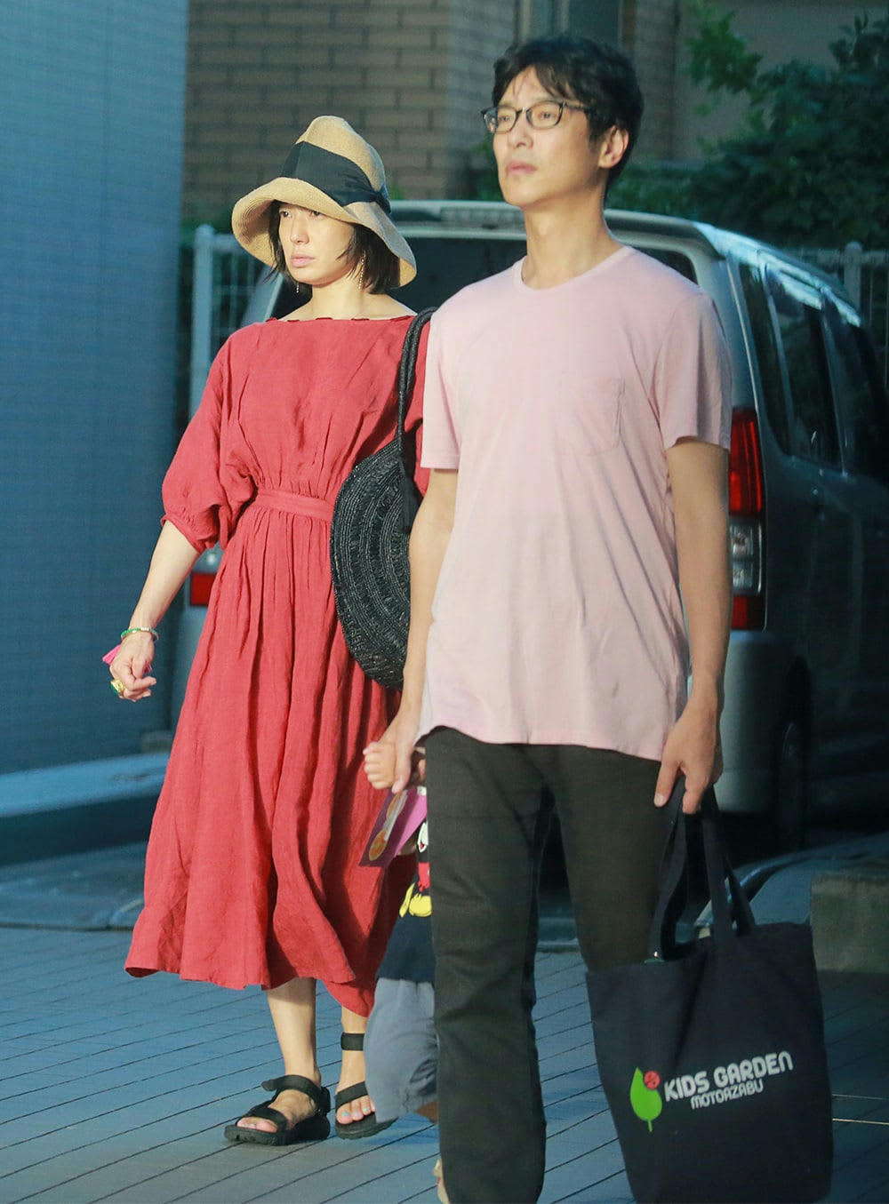 堺雅人と菅野美穂の現在｜電撃婚から13年の夫婦仲と子供の教育真相