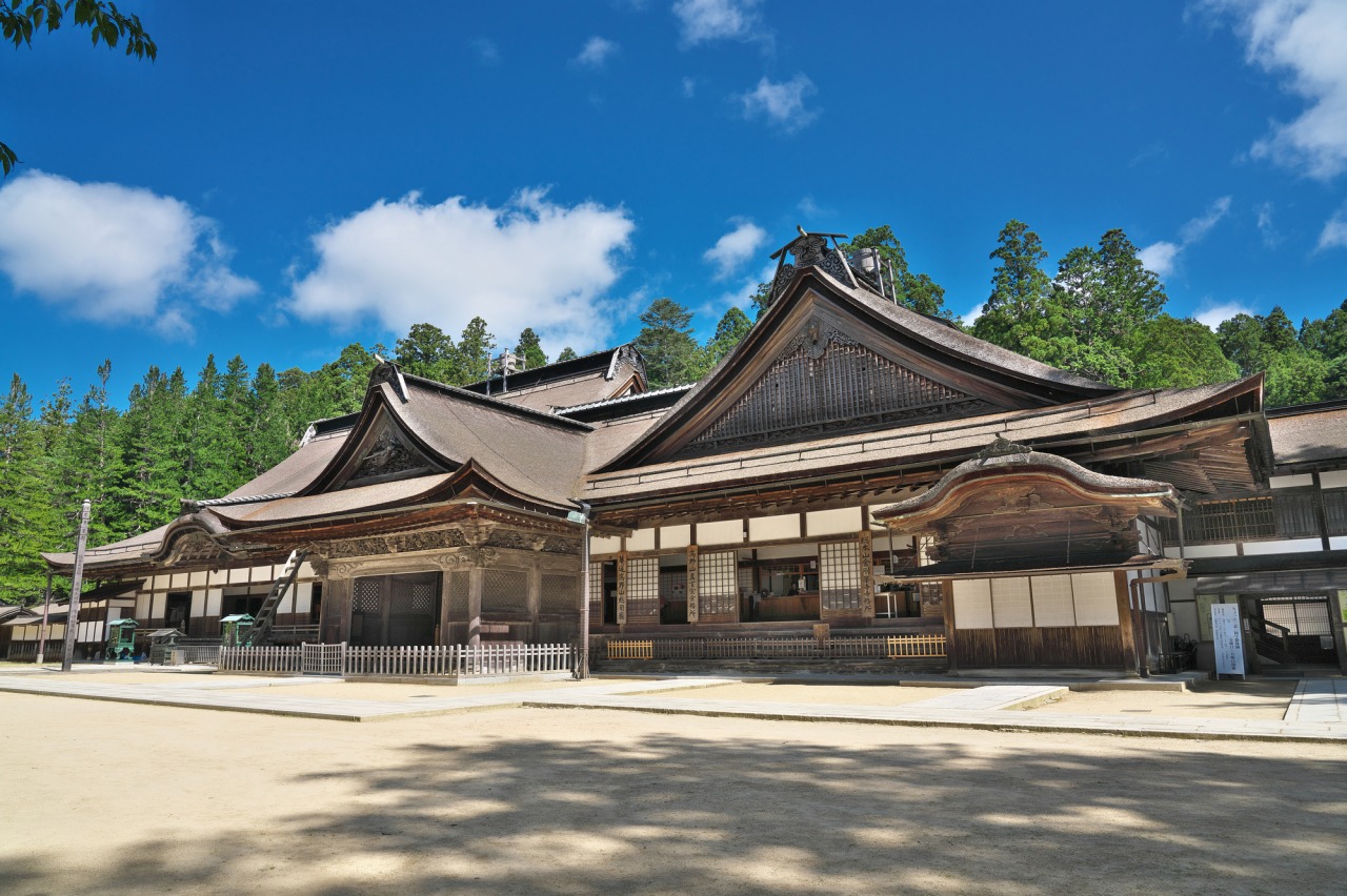 高野山金剛峯寺の知られざる歴史と見どころ｜石庭・襖絵・拝観料解説