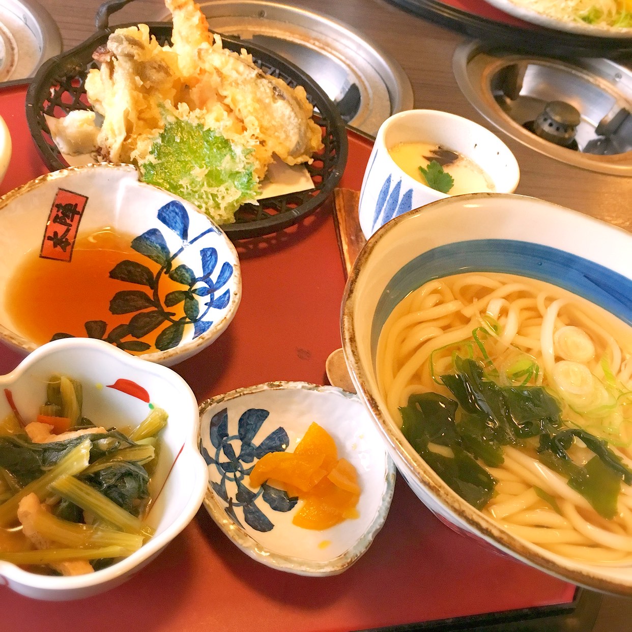 めん房本陣野々市店の人気の理由とは？ランチや評判・混雑の真相を解説