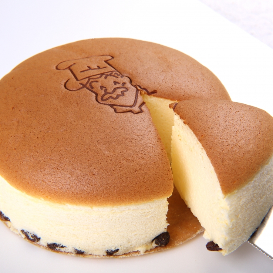チーズケーキおじさんの正体！りくろーとてつの違い＆最新購入術