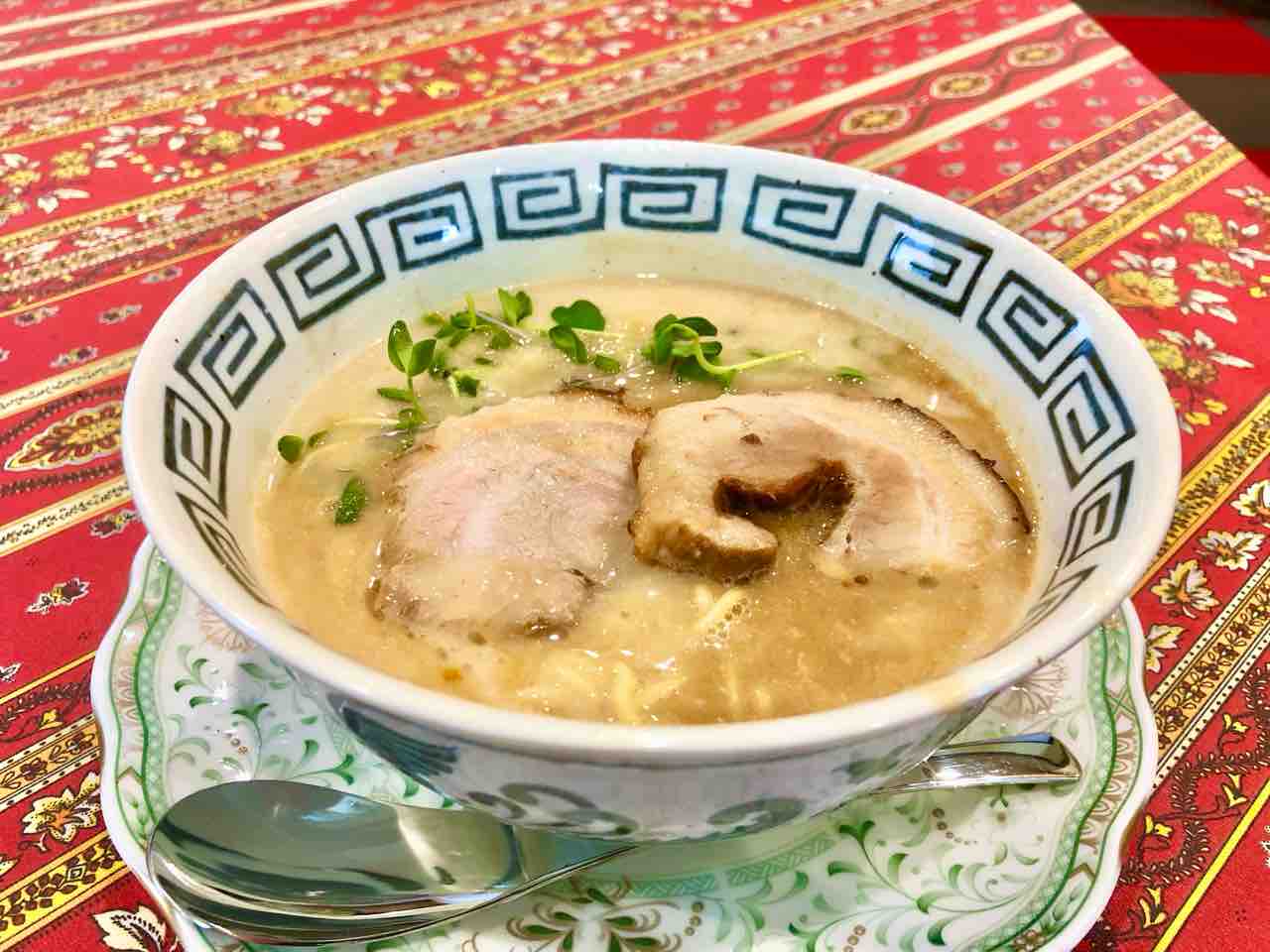 ル・カフェ・プランタニエの真価とは？絶景と美食の最新真相に迫る