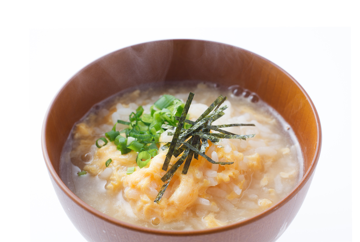 雑炊とおじやの決定的な違いとは？ご飯を洗う理由とプロの使い分け
