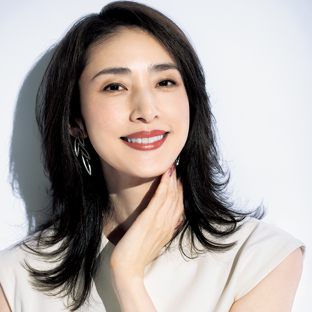 天海祐希の年齢は今いくつ？驚きの実年齢と美貌を保つ筋トレ哲学の全貌