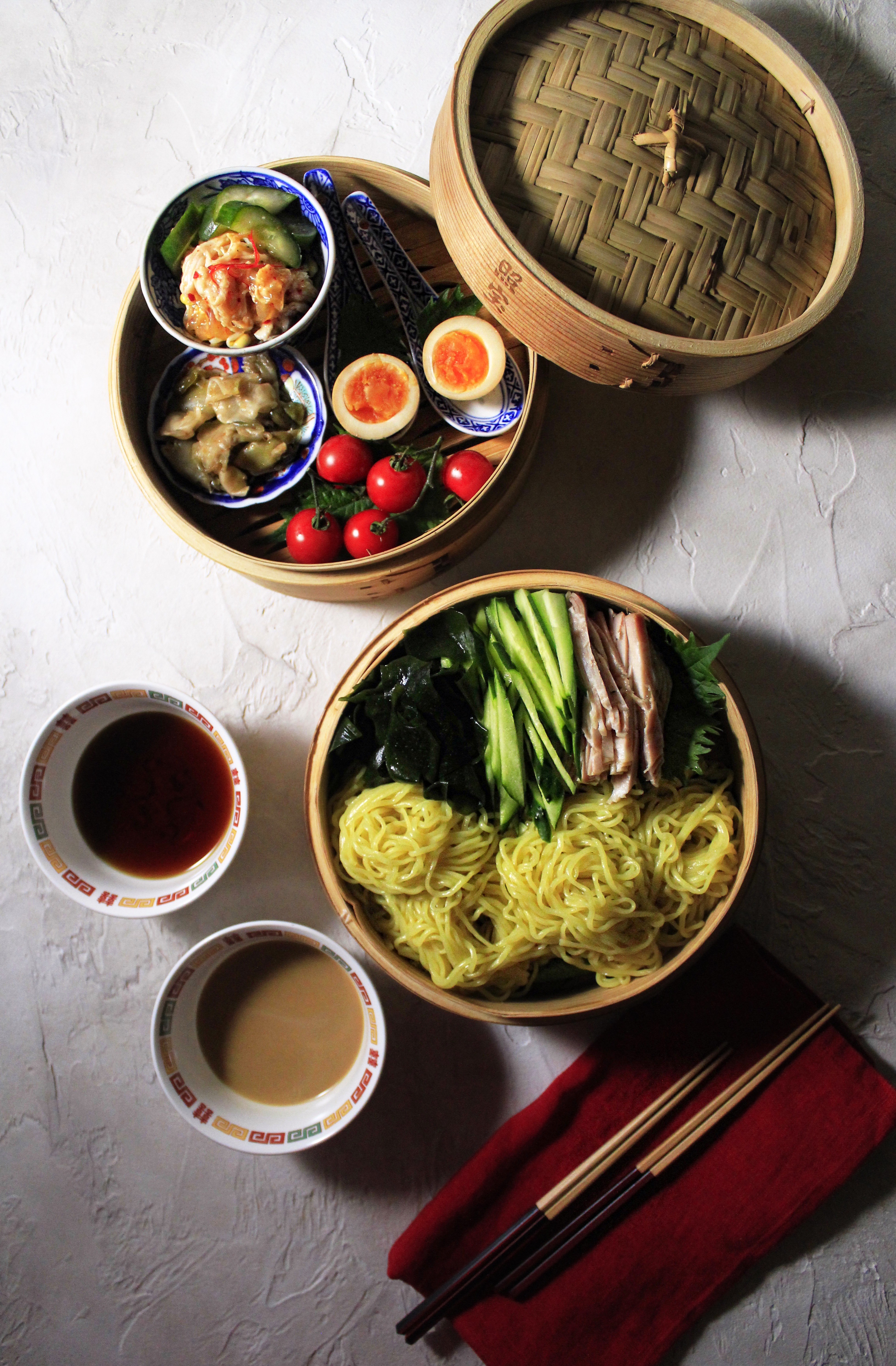 ざるラーメンのトッピング正解は？激変するプロの隠し味と人気具材