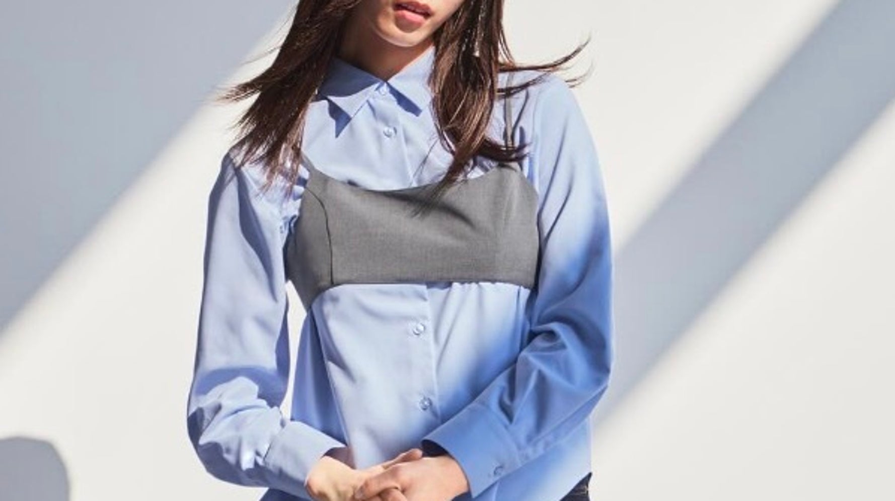 Tシャツの上にブラみたいな服の正体は？ビスチェの最新着こなしと評判