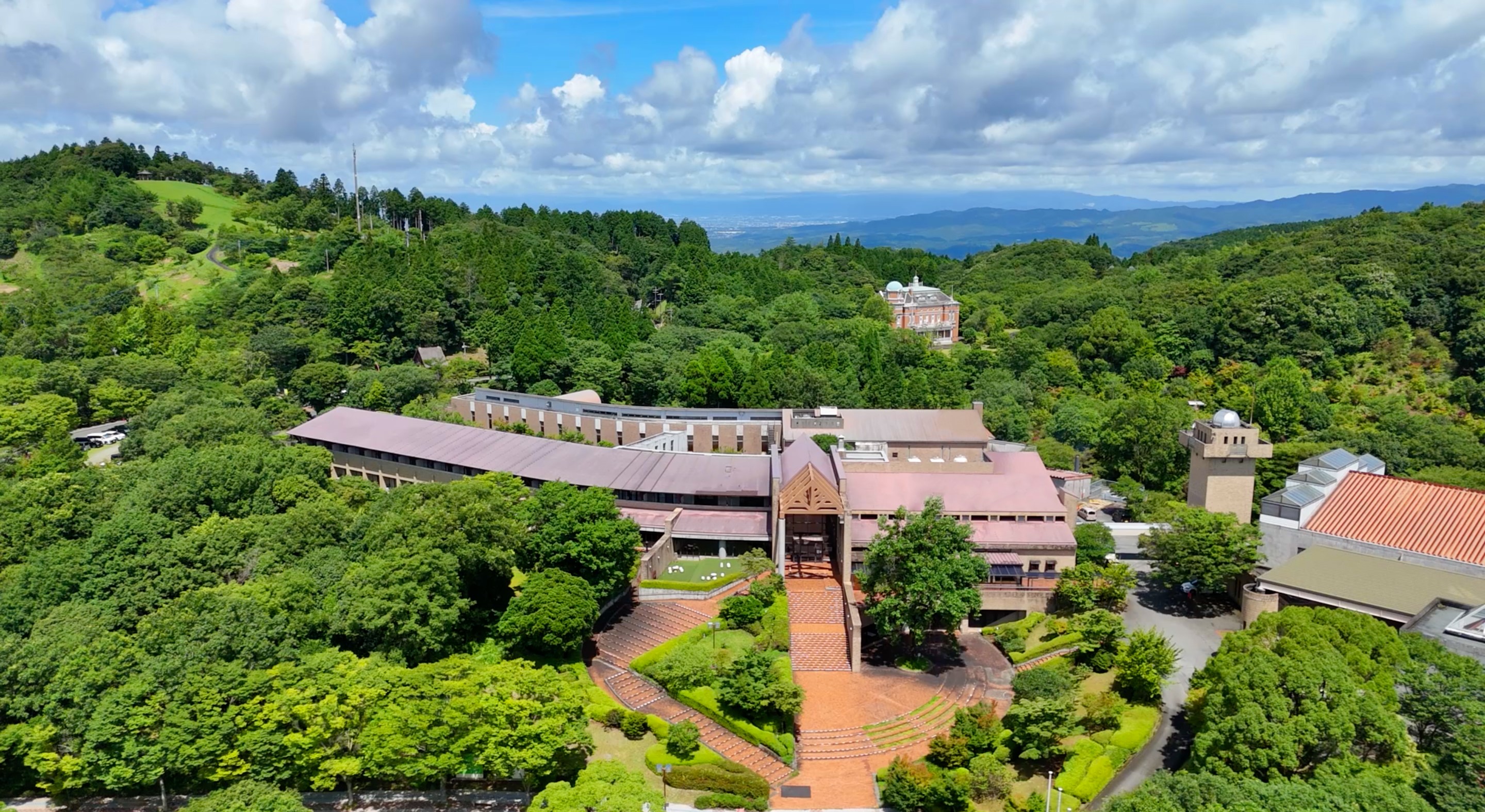 福岡・八女の絶景温泉リゾート！知る人ぞ知る裏技宿泊術を独占取材