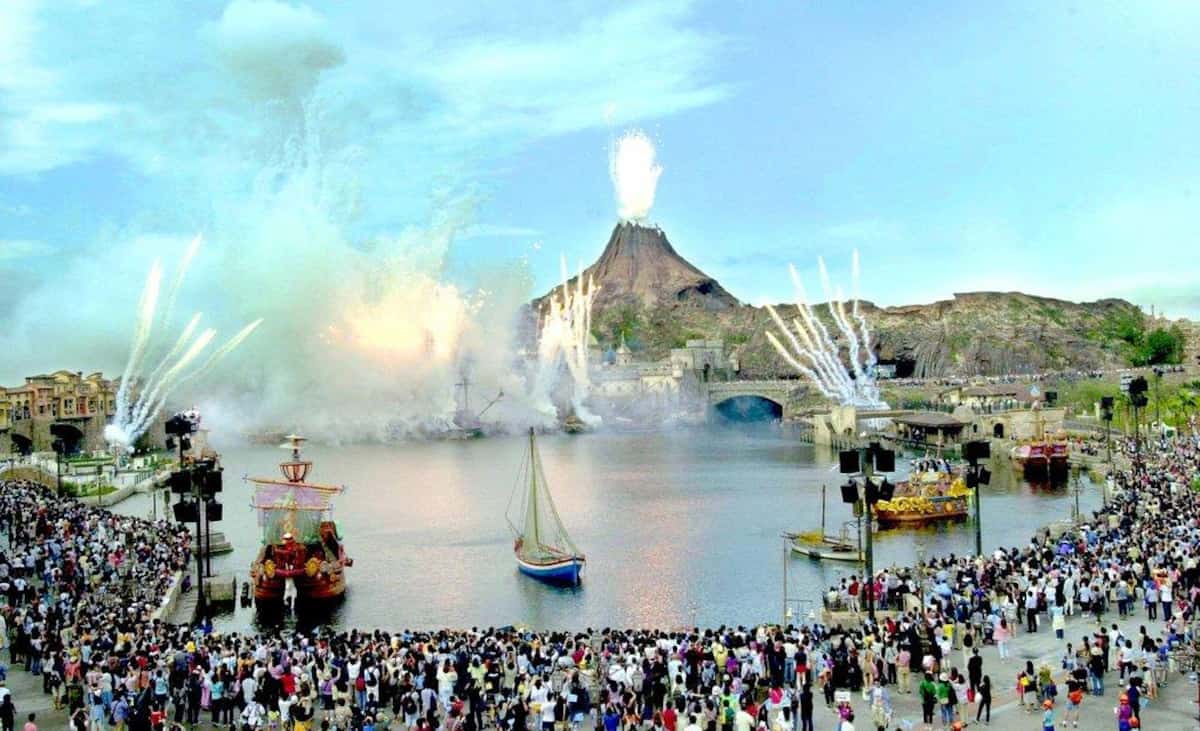 ディズニーシーはいつできた？開園日の真相と世界初「海」誕生の歴史
