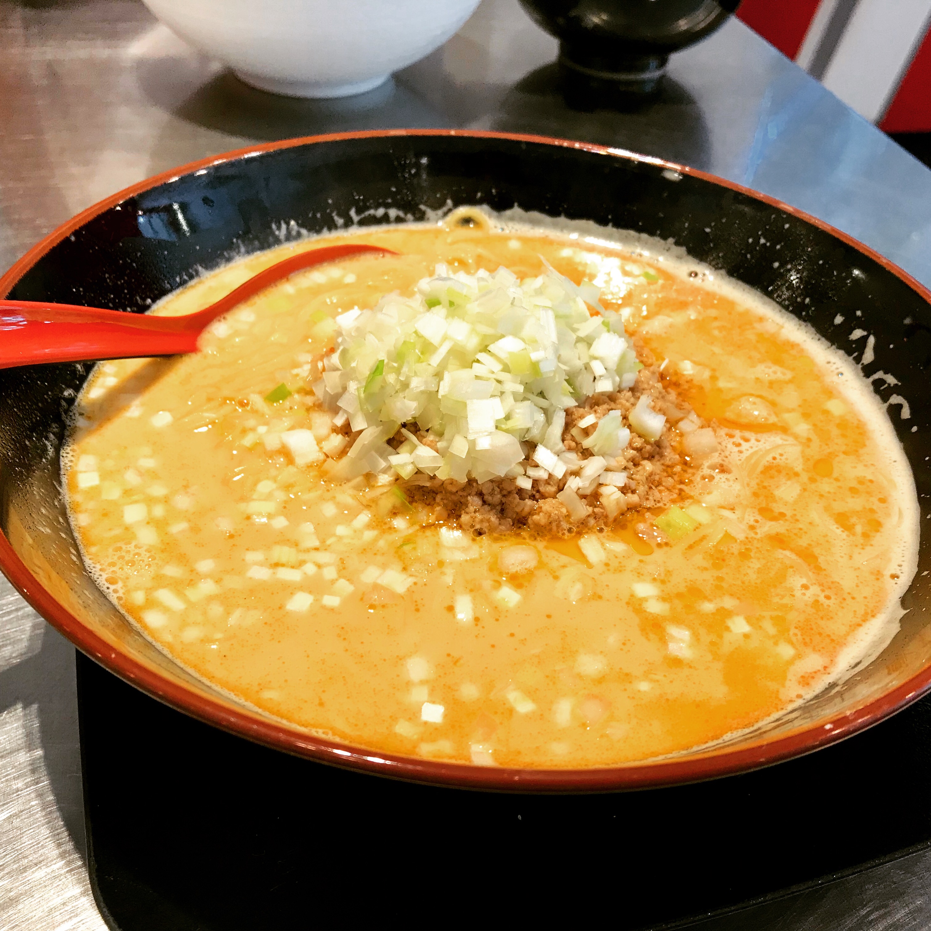 高崎「はた山」の担々麺が呼ぶ熱狂｜並んでも食べたい中毒性の正体