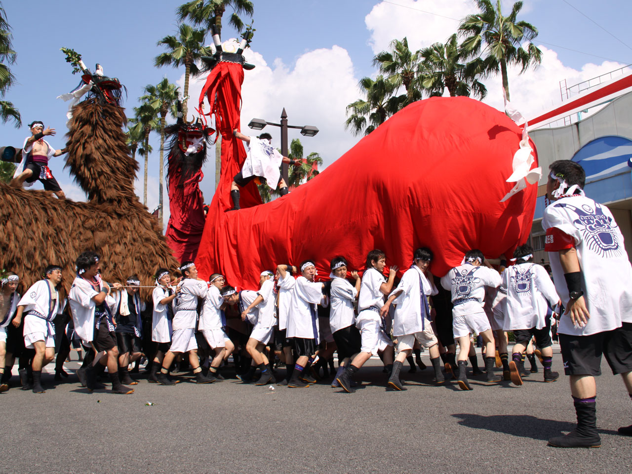 【2026最新】宇和島牛鬼祭りの見どころは？日程や熱狂の走り込みを徹底解説