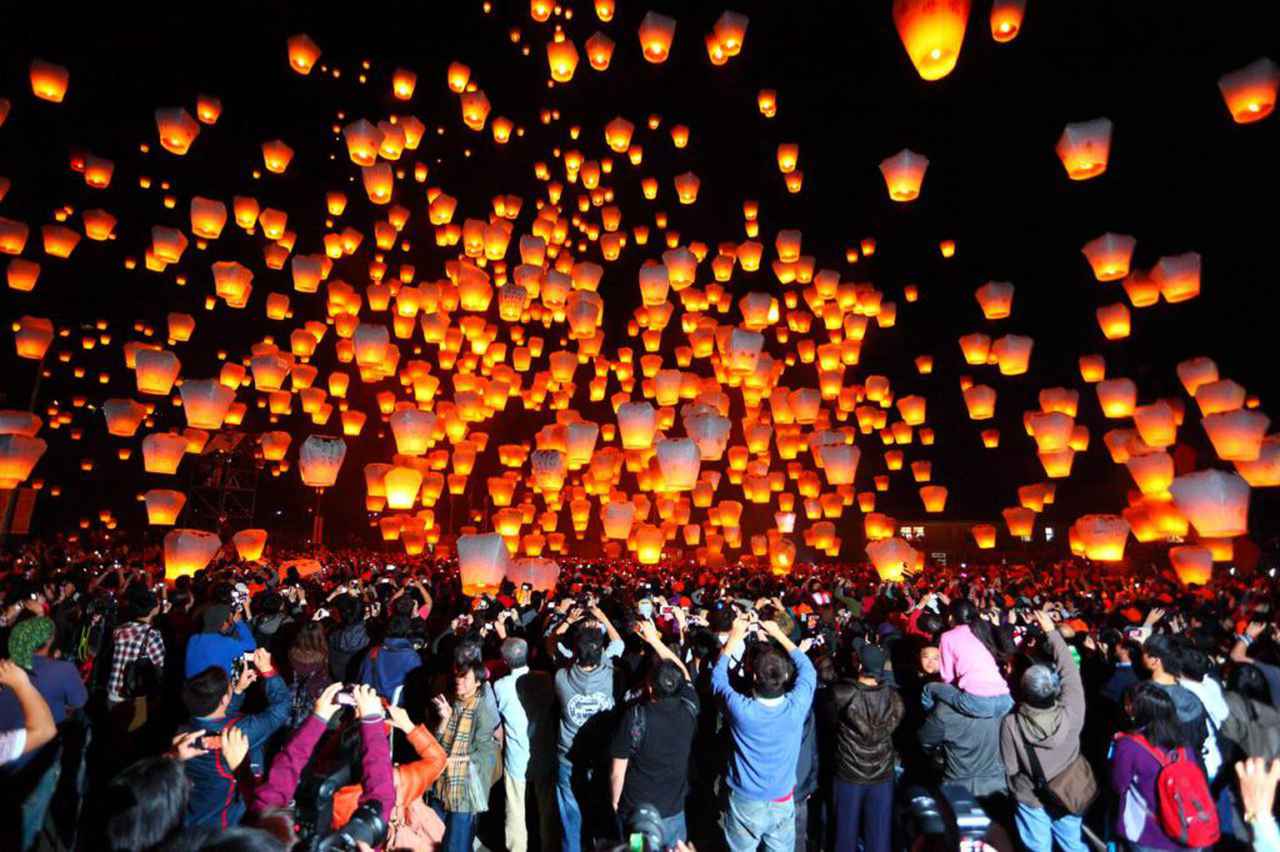 台湾ランタン祭り2026完全攻略｜平渓天燈祭との違いと混雑回避術