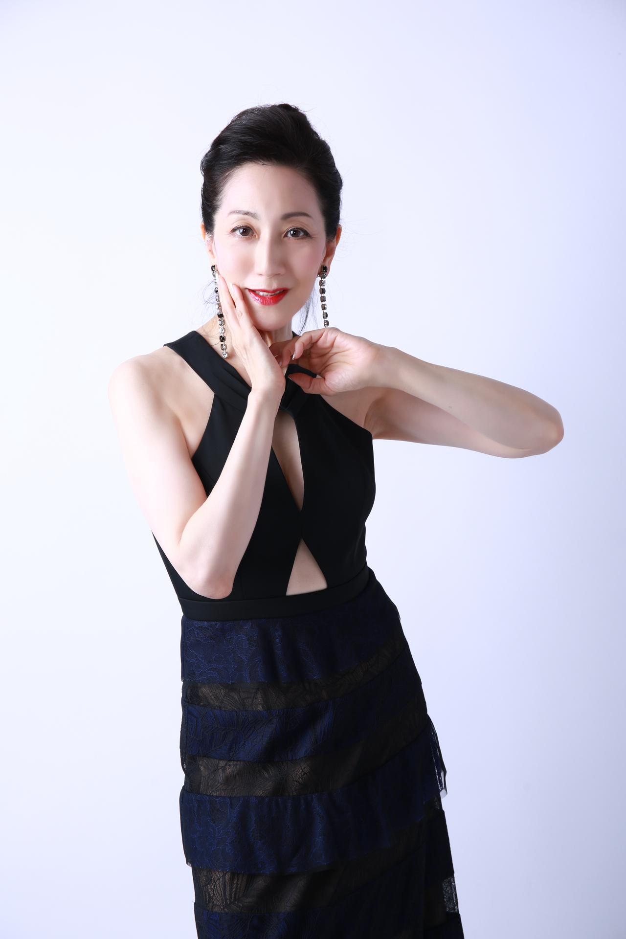 鶴田浩二の娘たちの現在とは？三女・鶴田さやかの経歴と家族の真相