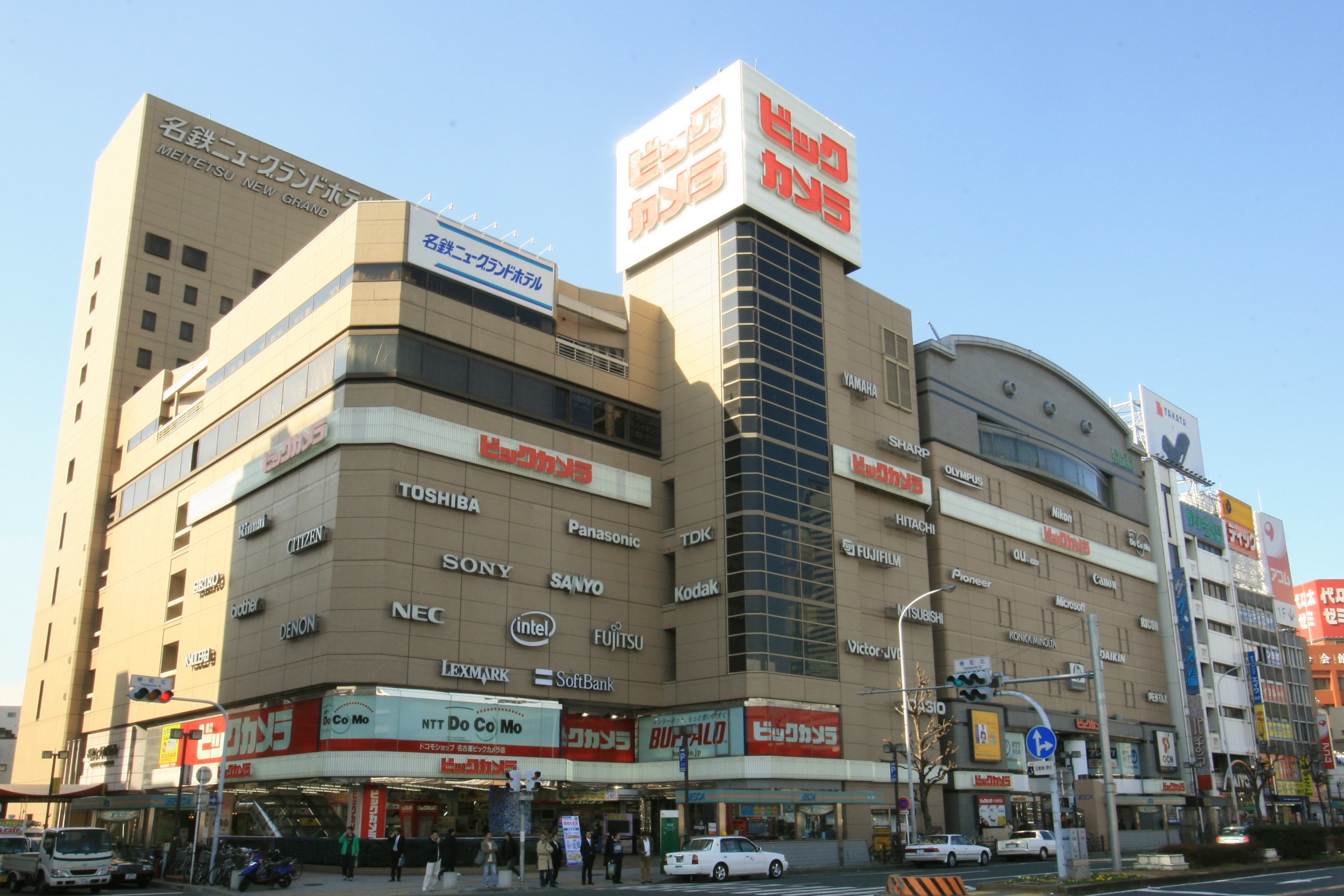 ビックカメラ名古屋駅西店の完全攻略ガイド！駐車場・フロア・ゲートタワーとの違い