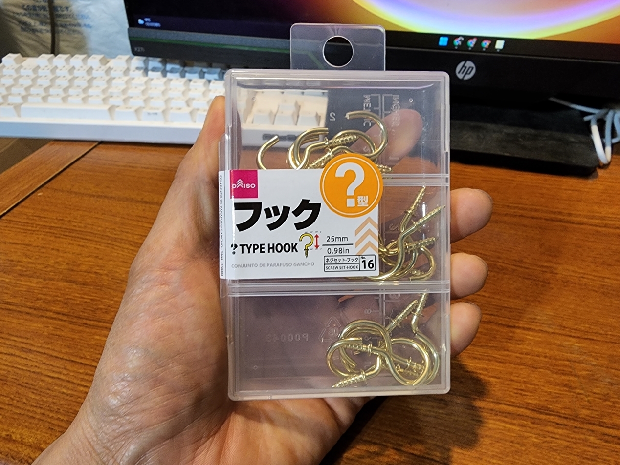 100均ネジフックの耐荷重と落下の盲点！石膏ボード設置の決定版
