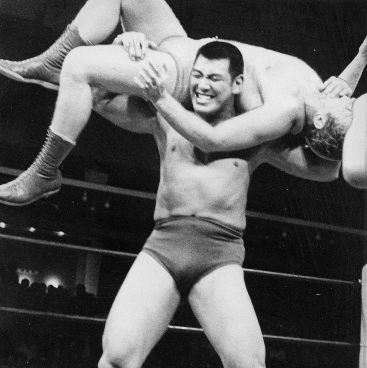 坂口憲二とプロレス転向の真相｜父・征二の影と奇跡の復活劇2026