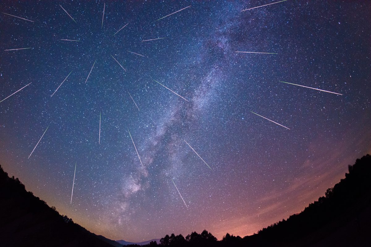 【2026】オリオン座流星群の極大日はいつ？方角・個数・ピーク時間を徹底解説
