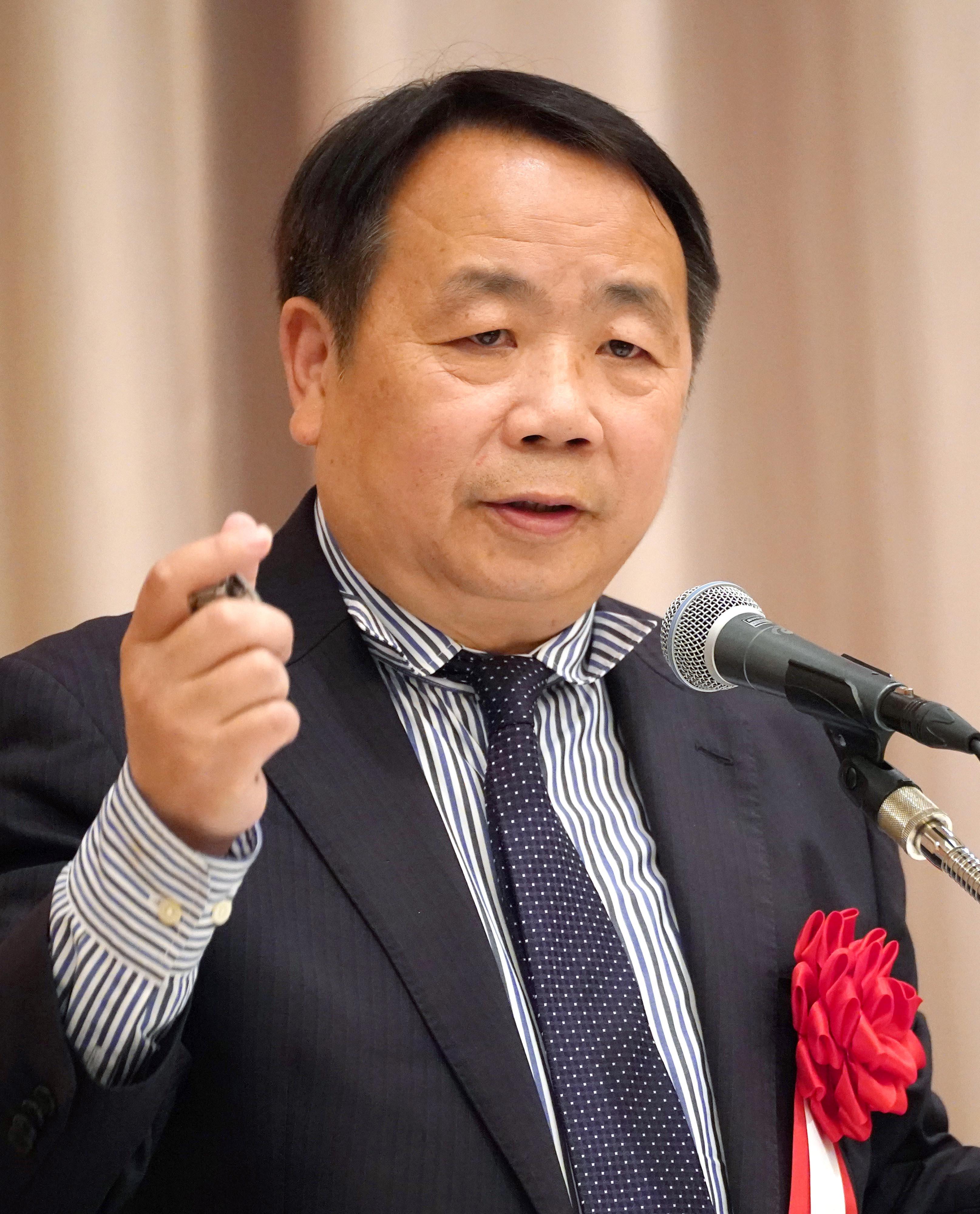 「帰化人政治家」の噂と一覧リストの真偽｜法的要件と国籍開示の現在地