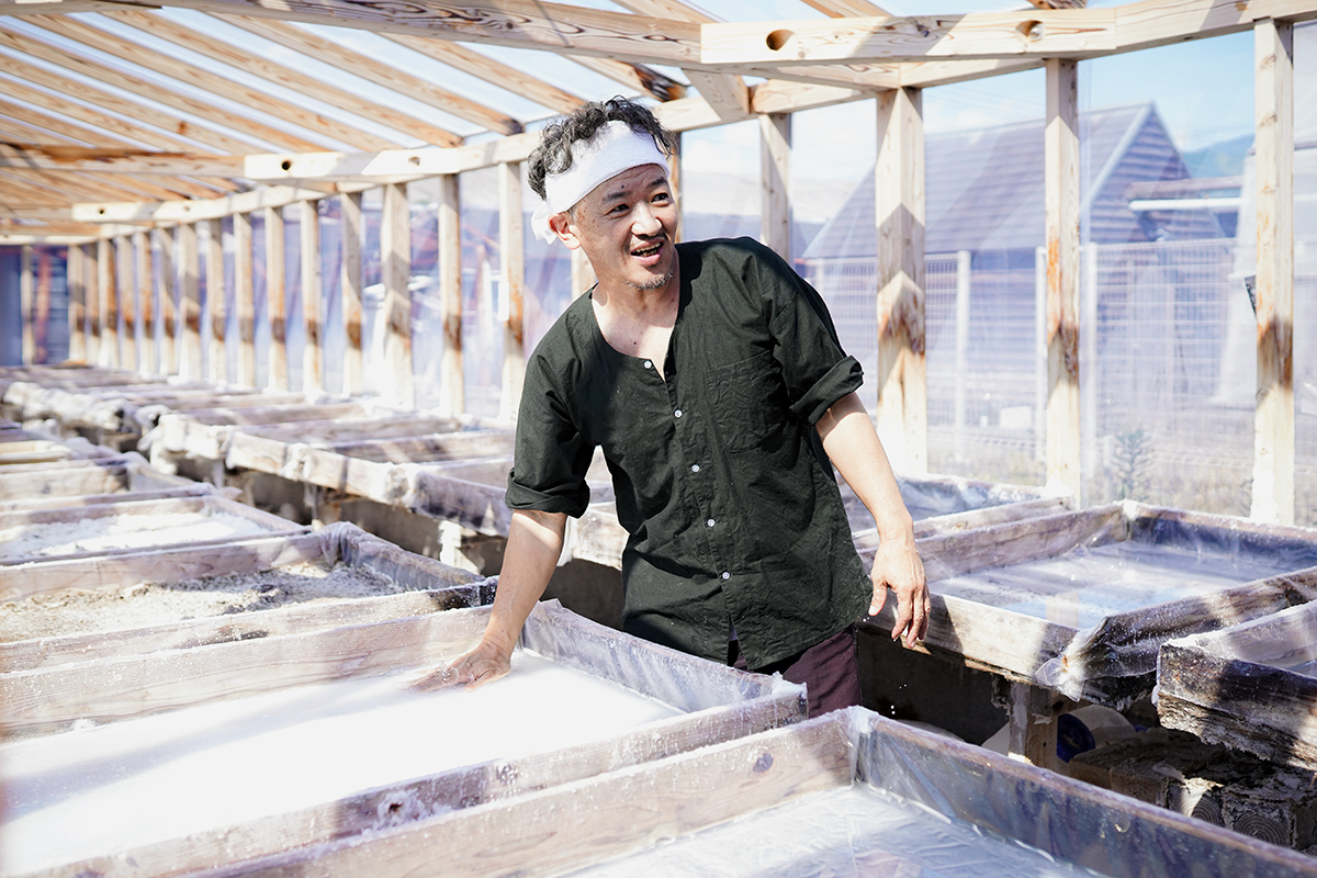田野屋塩二郎が数年待ちの理由とは？幻の天日塩の製法と入手方法