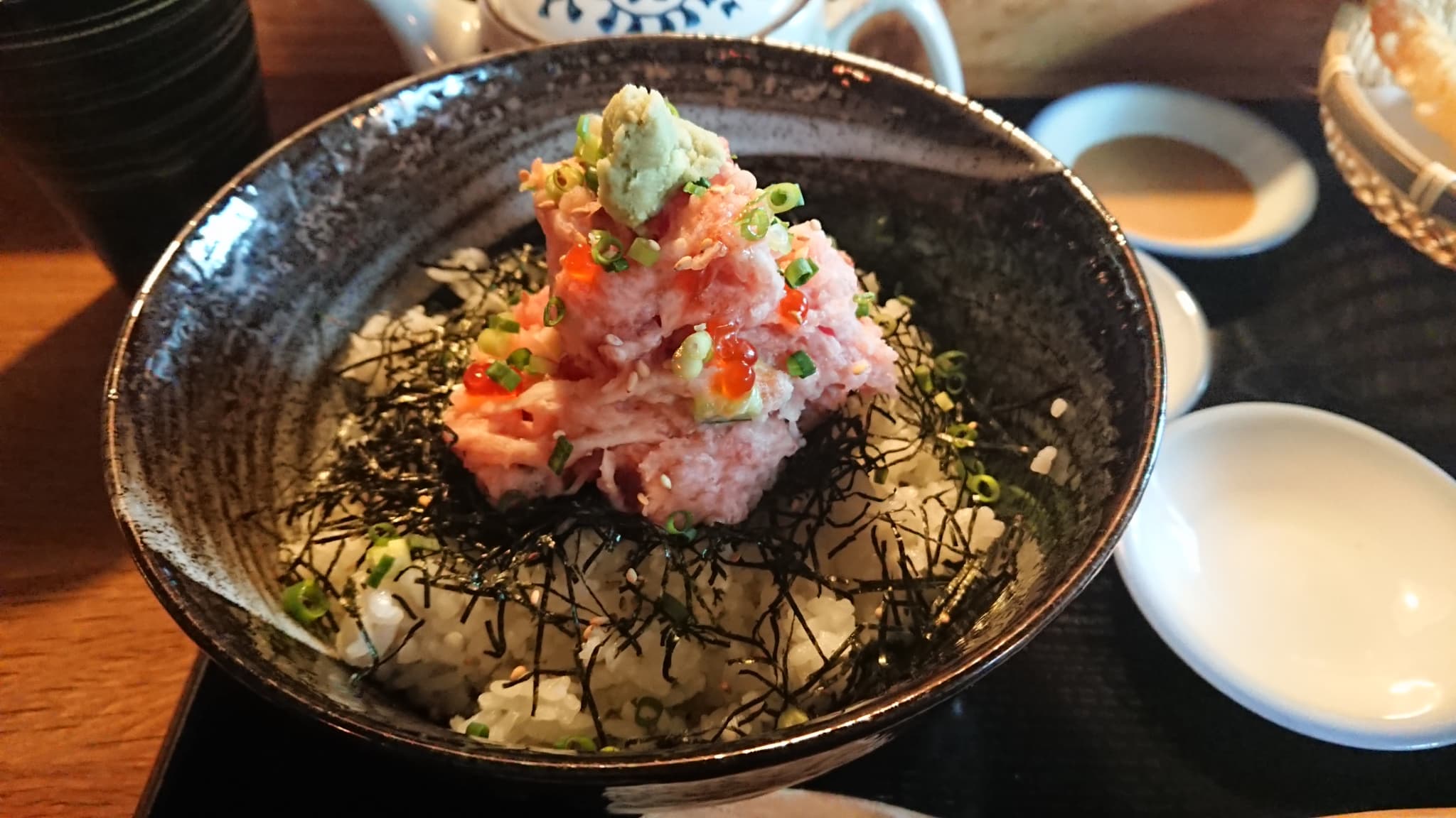 渋谷で予約殺到の海鮮居酒屋「肴とり」の真相！刺盛りとランチの全貌