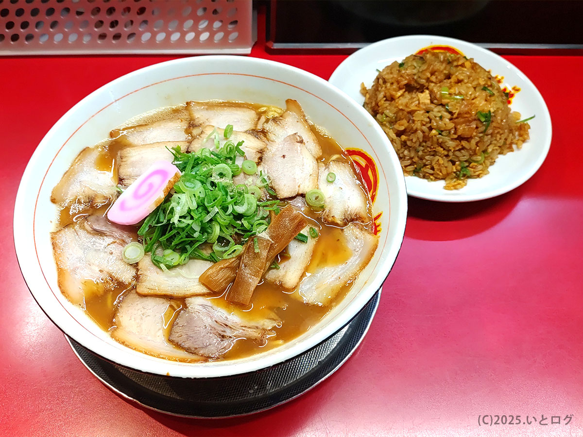 神戸二宮「丸高中華そば」の引力！本場和歌山豚骨醤油と名物炒飯の真髄