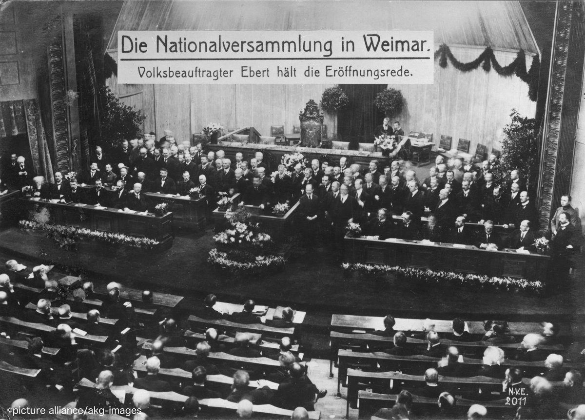 1919年憲法はなぜ崩壊したのか？世界初「社会権」の理想とナチスの罠