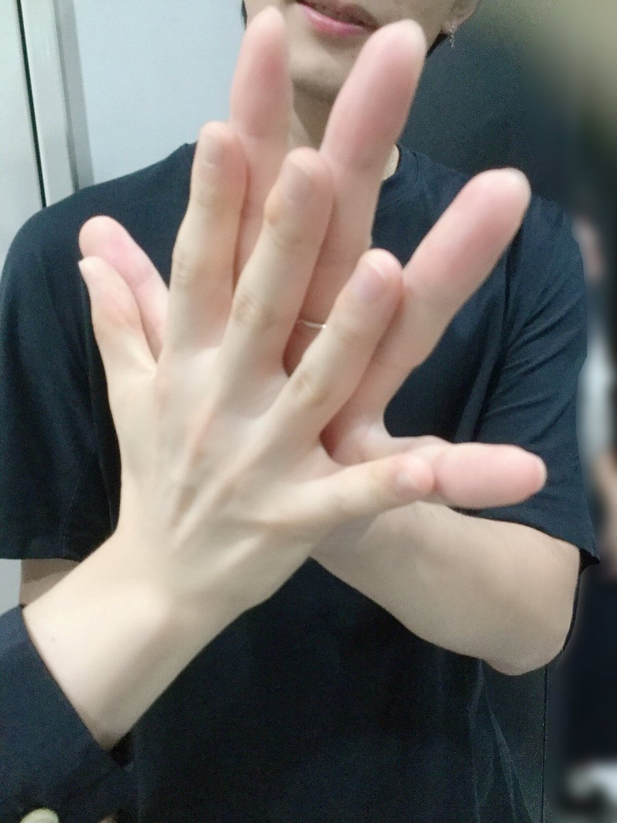 手が大きい男性が惹きつける理由とは？性格・恋愛傾向と隠された心理