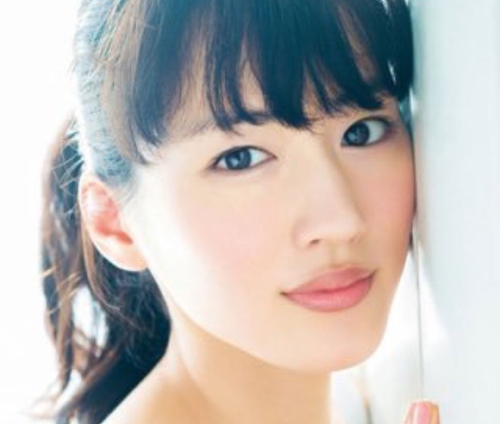 末広二重の芸能人一覧と魅力解剖！平行二重との違いと垢抜けの極意