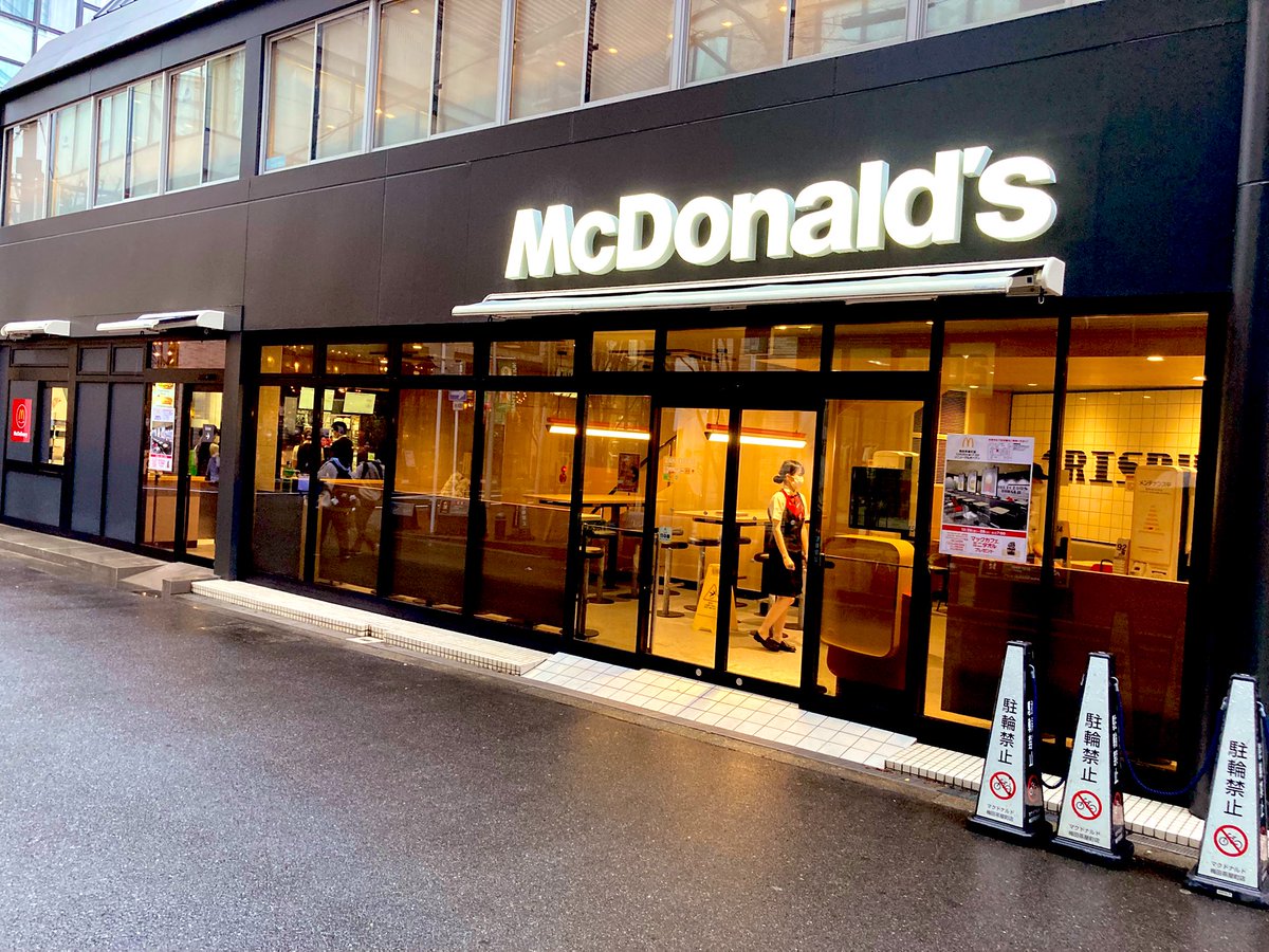 マクドナルド梅田茶屋町店の電源や混雑は？深夜営業と使い勝手を徹底解剖