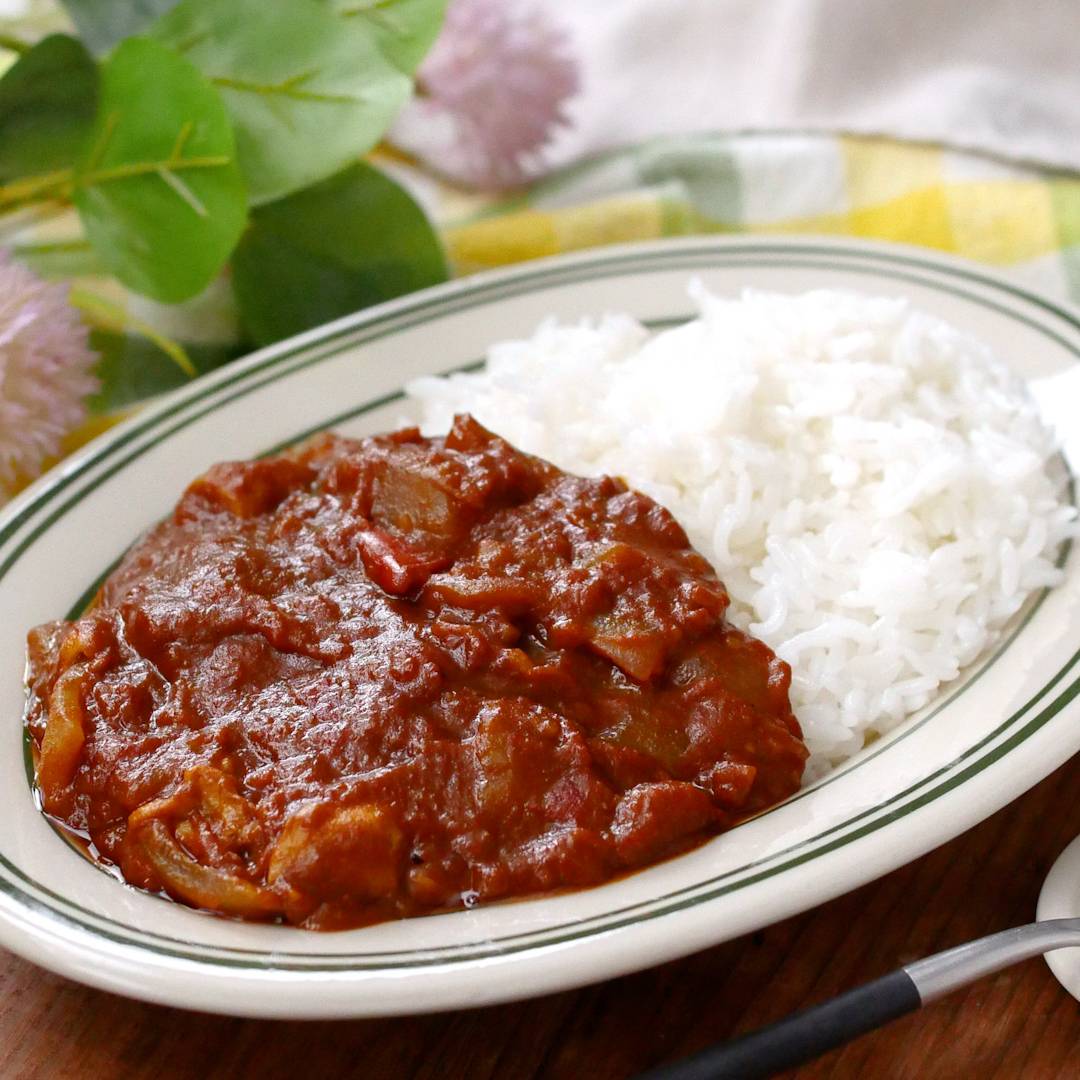 トマト缶で作る無水カレーの黄金比！酸味を消して極上のコクを出す秘訣