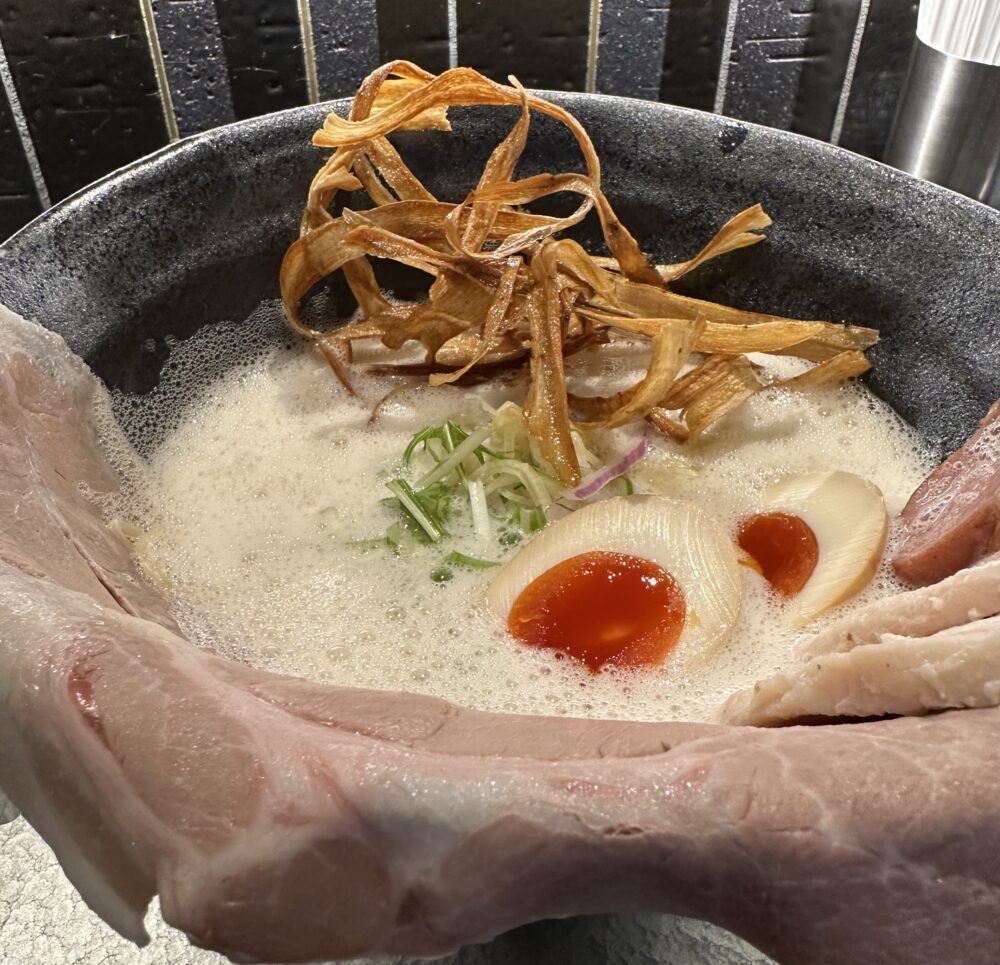 座銀のラーメンが人を惹きつける理由｜濃厚鶏白湯と待ち時間の真実
