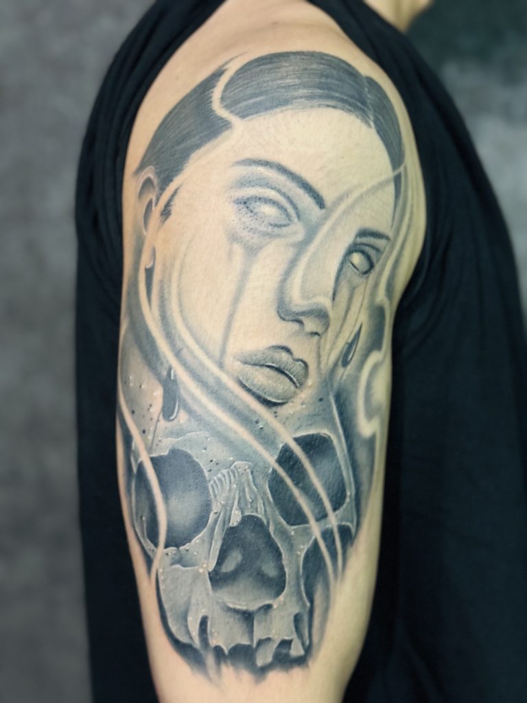 ブラックアンドグレータトゥーの魅力と真相｜料金や経年変化を徹底解剖