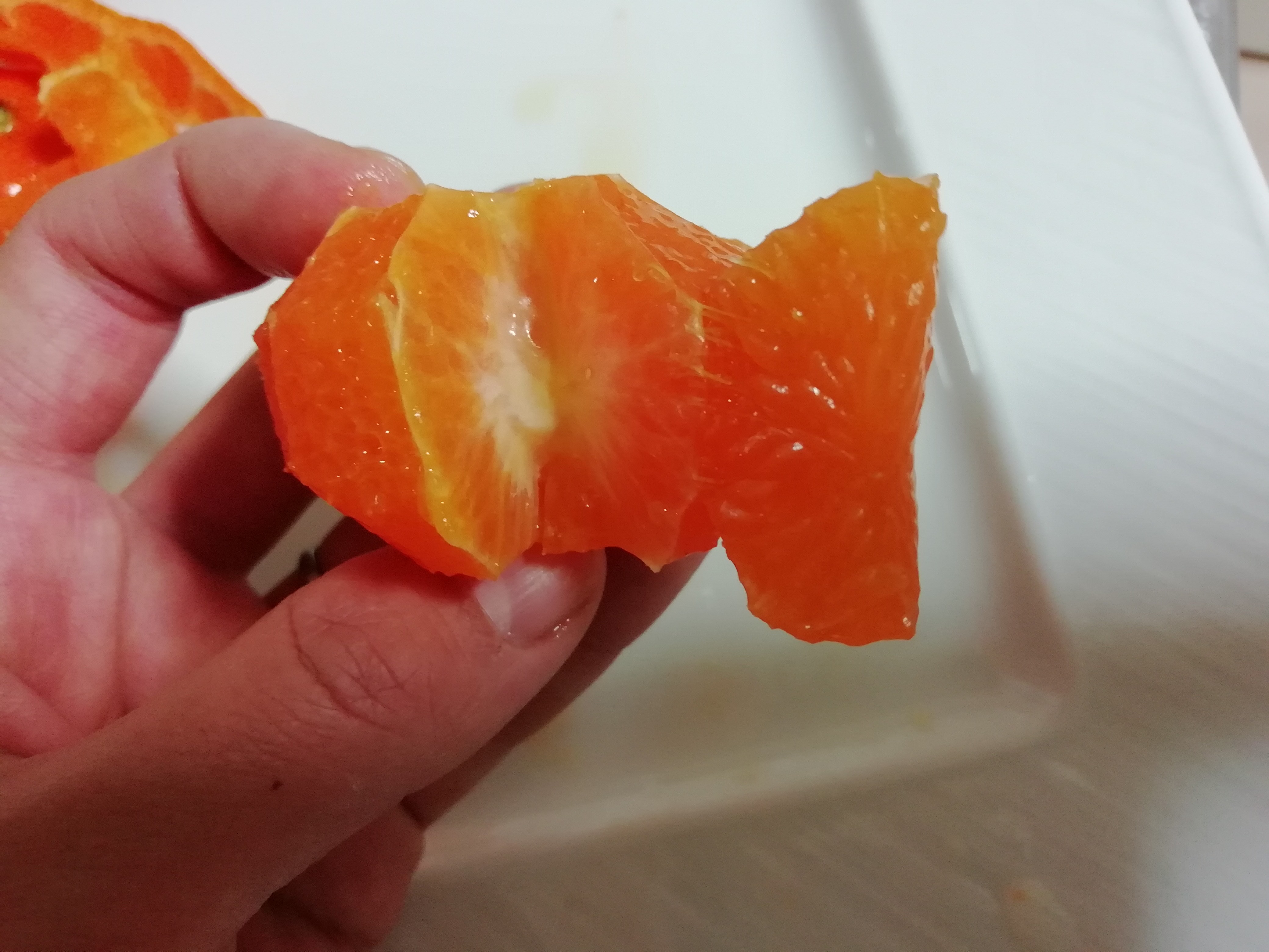 みかん薄皮が一瞬でツルン！重曹とお湯で缶詰風に剥く裏ワザと科学的極意