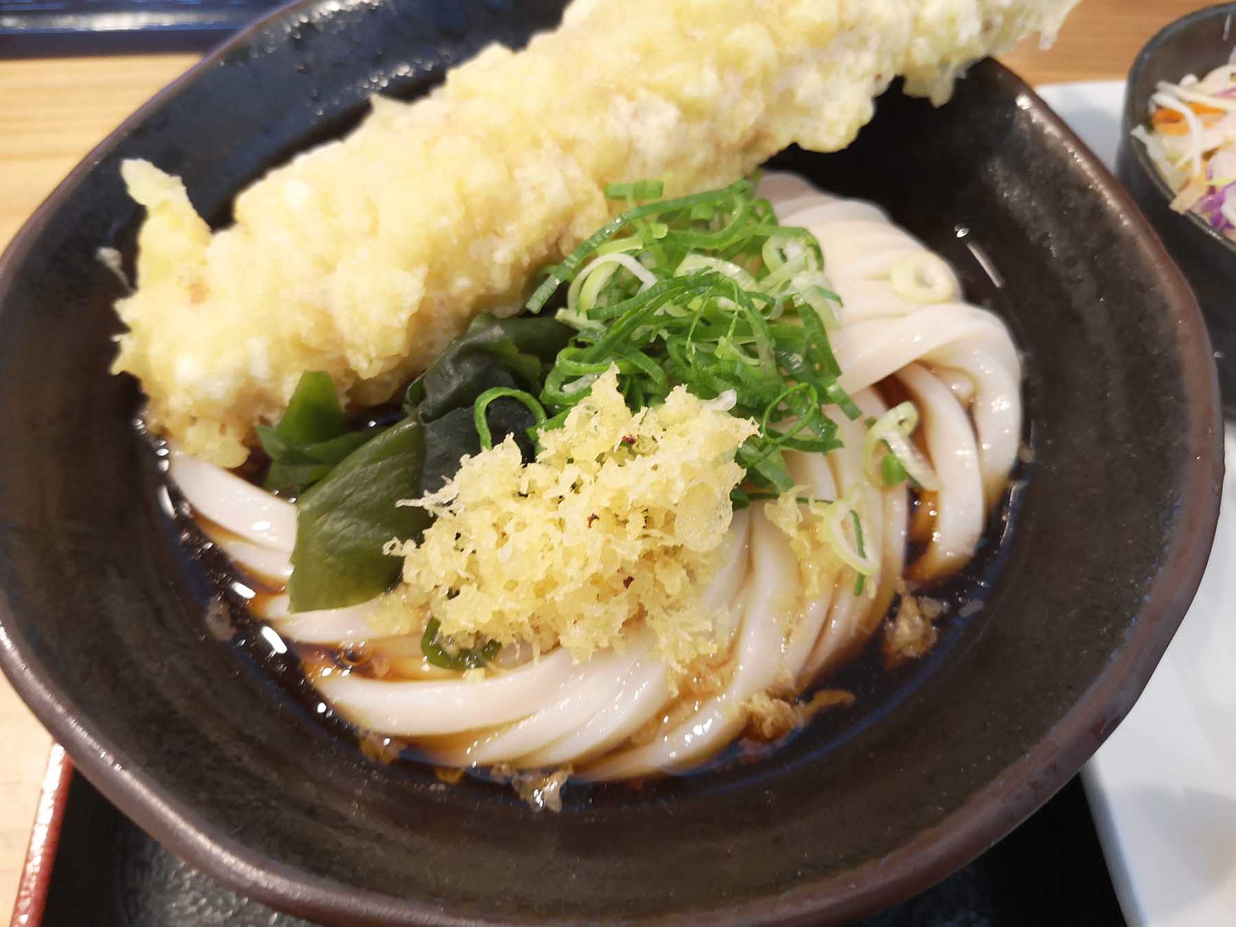奈良・橿原「情熱うどん荒木伝次郎」の評判は？名物唐揚げと行列の真相