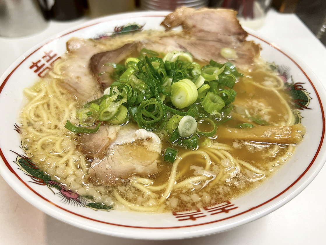 京都屈指の背脂豚骨醤油！いいちょラーメンの魅力と行列回避術