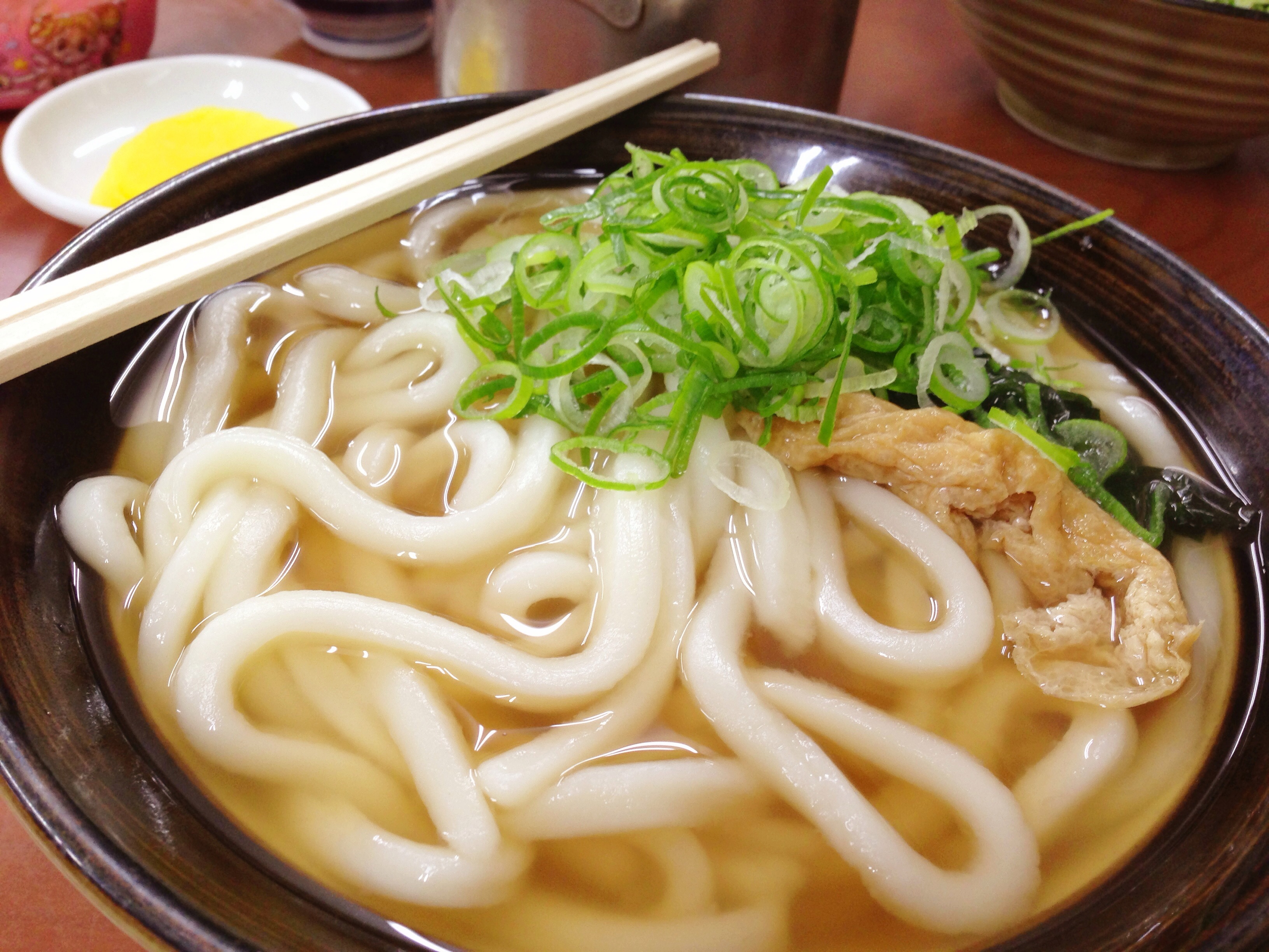 なぜ減らない？福岡名物・牧のうどんの真実と通が選ぶ最強メニュー
