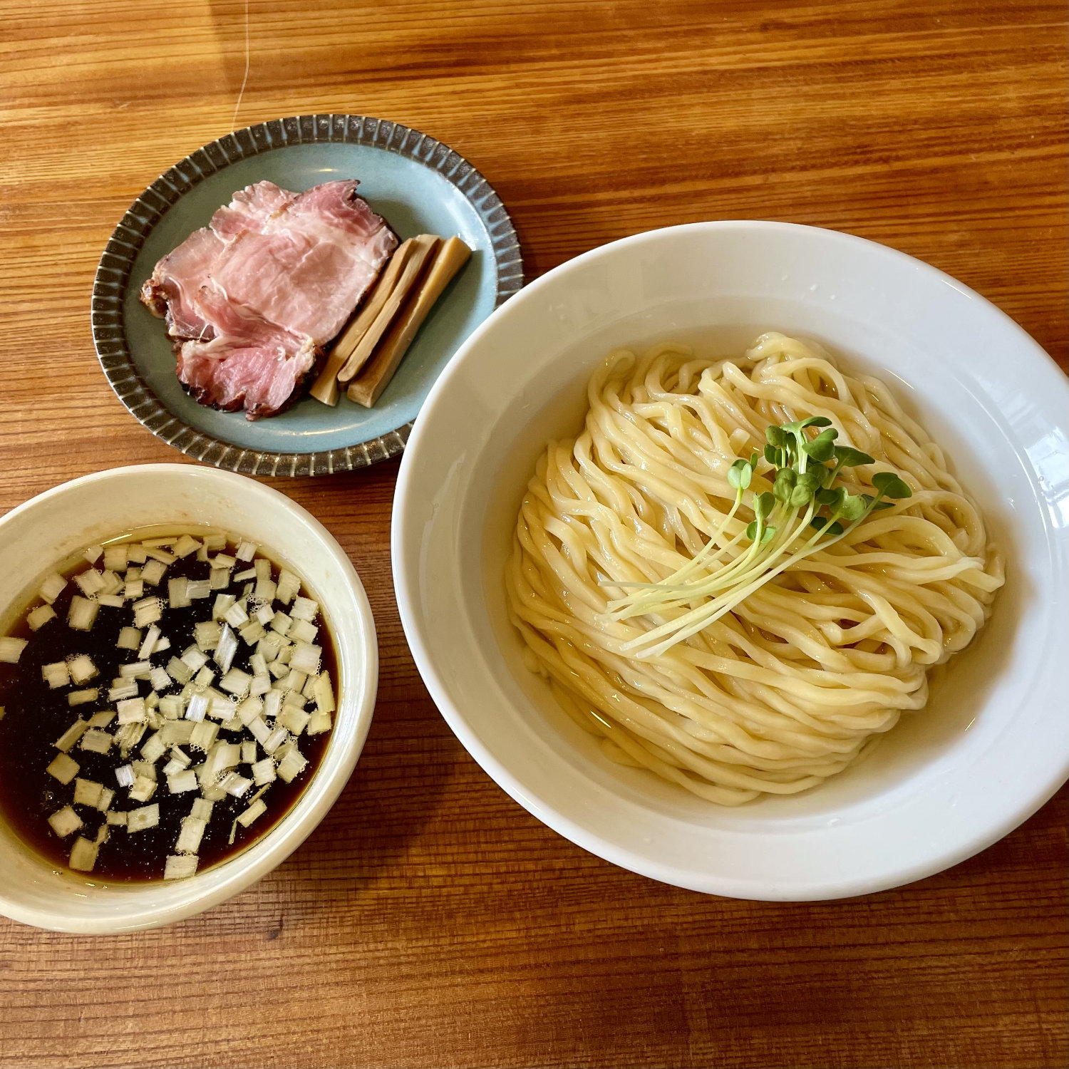 昆布水つけ麺の衝撃！発祥の系譜から2026年必食の名店と作法