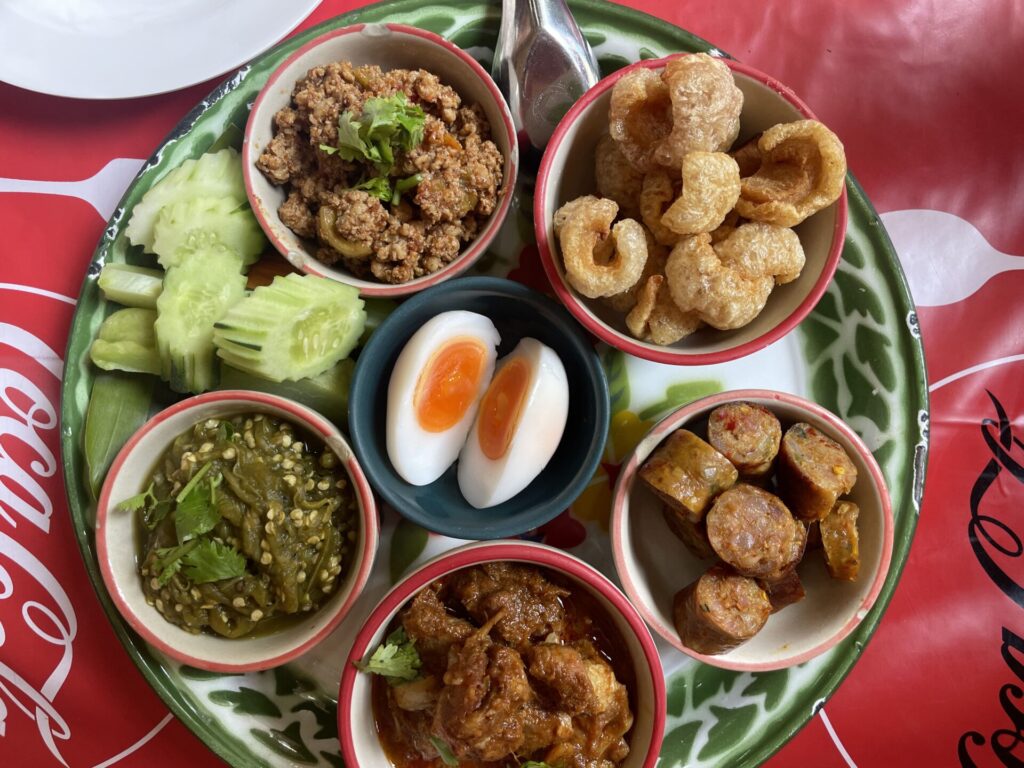 チェンマイのタイ料理決定版！名物カオソーイとミシュラン名店真相