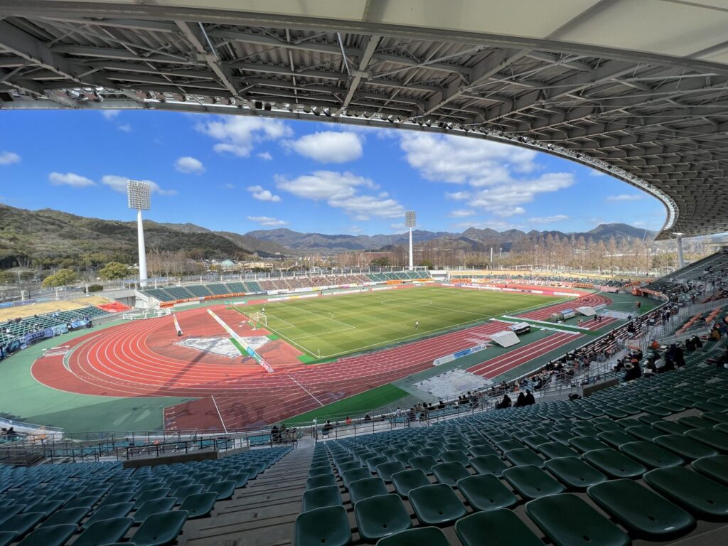 維新みらいふスタジアム完全攻略！座席の見え方と駐車場アクセス術