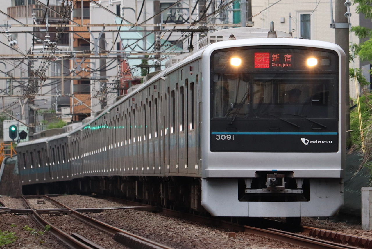 小田急3000形リニューアルで激変！新車並み内装とSic更新の全貌
