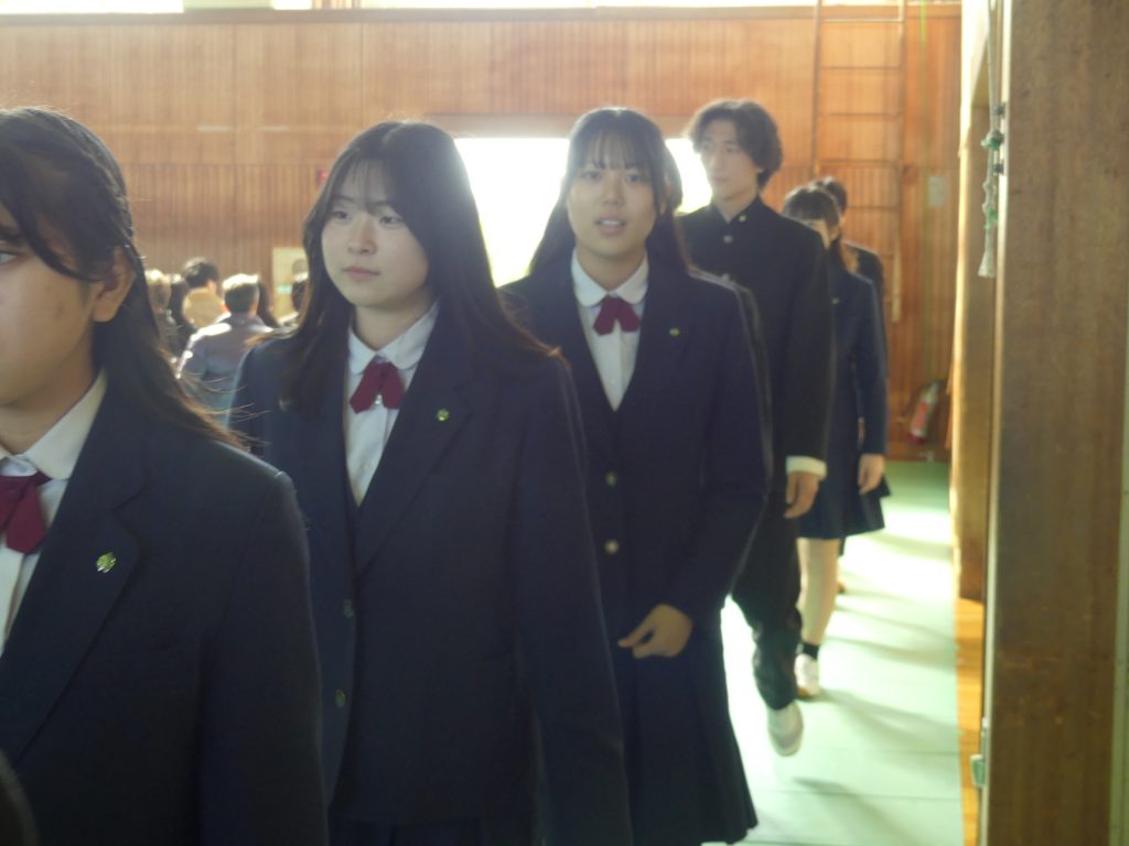 春日井南高校の制服は可愛い？評判やスラックス・値段と校則を徹底検証
