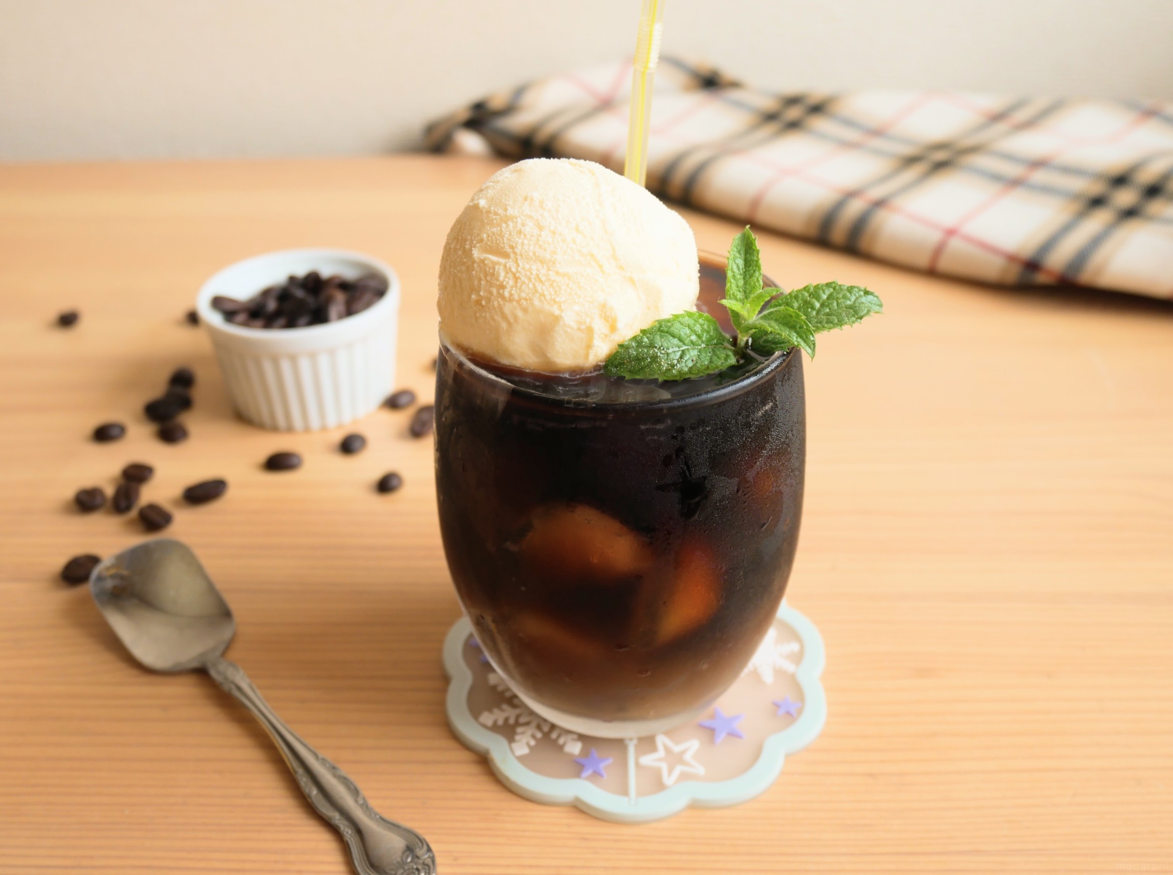 喫茶店風アイスコーヒーフロートの極意！沈まない作り方とカロリー比較