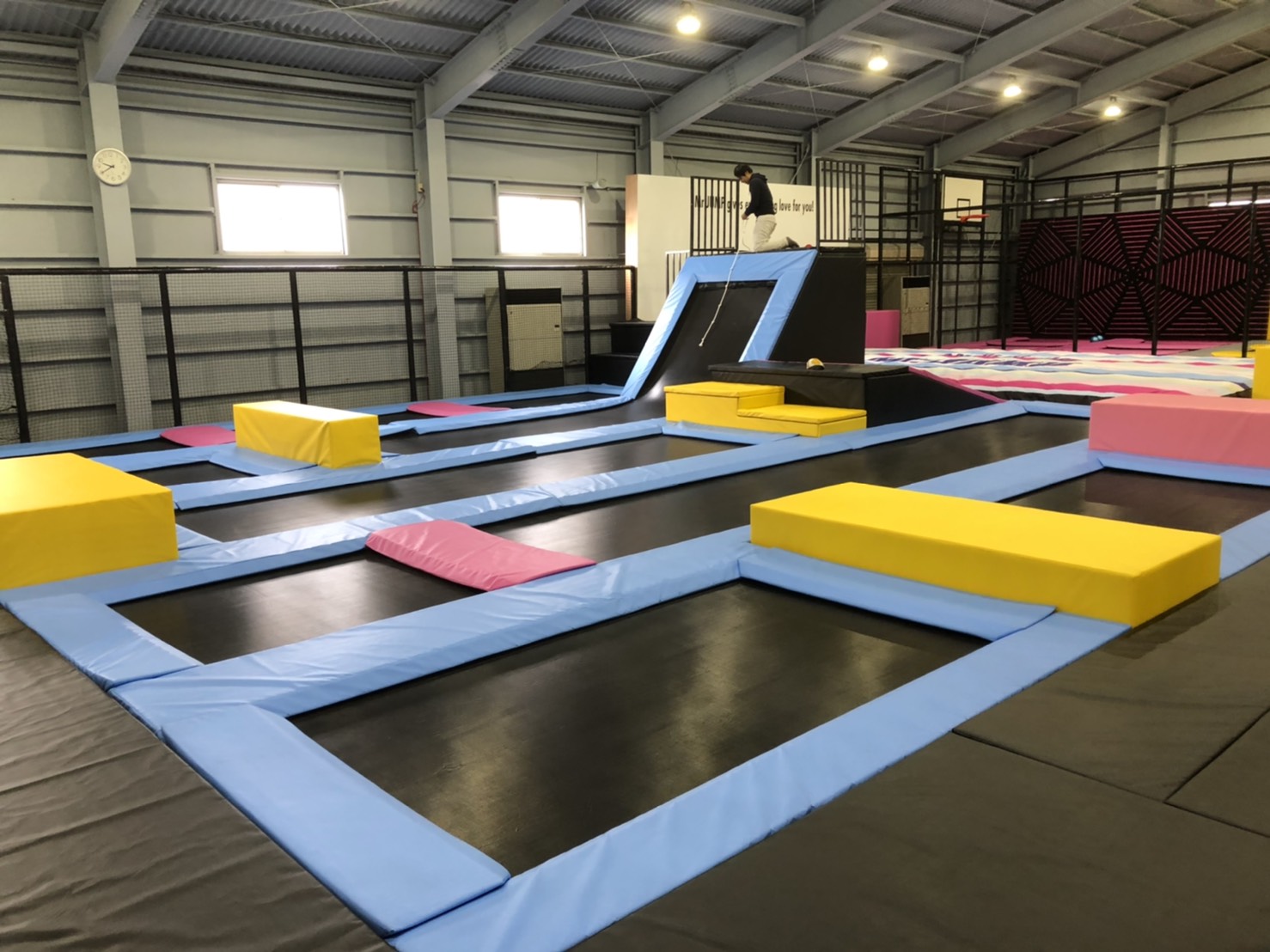 ミスタージャンプ相模原の全貌！料金・予約・服装の注意点と攻略法
