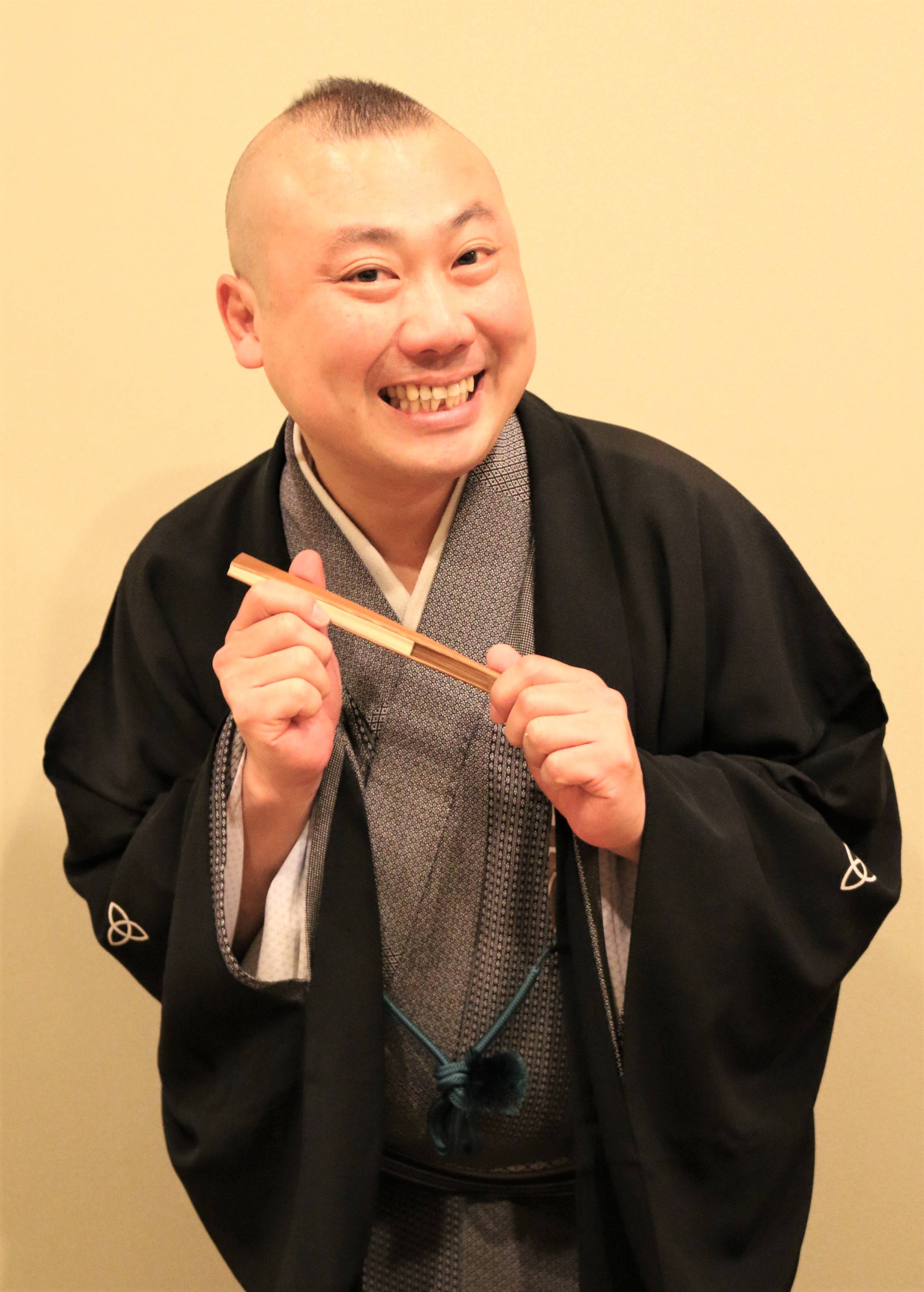 林家三平が笑点を辞めた理由と降板の真相｜激痩せの背景と現在の活動