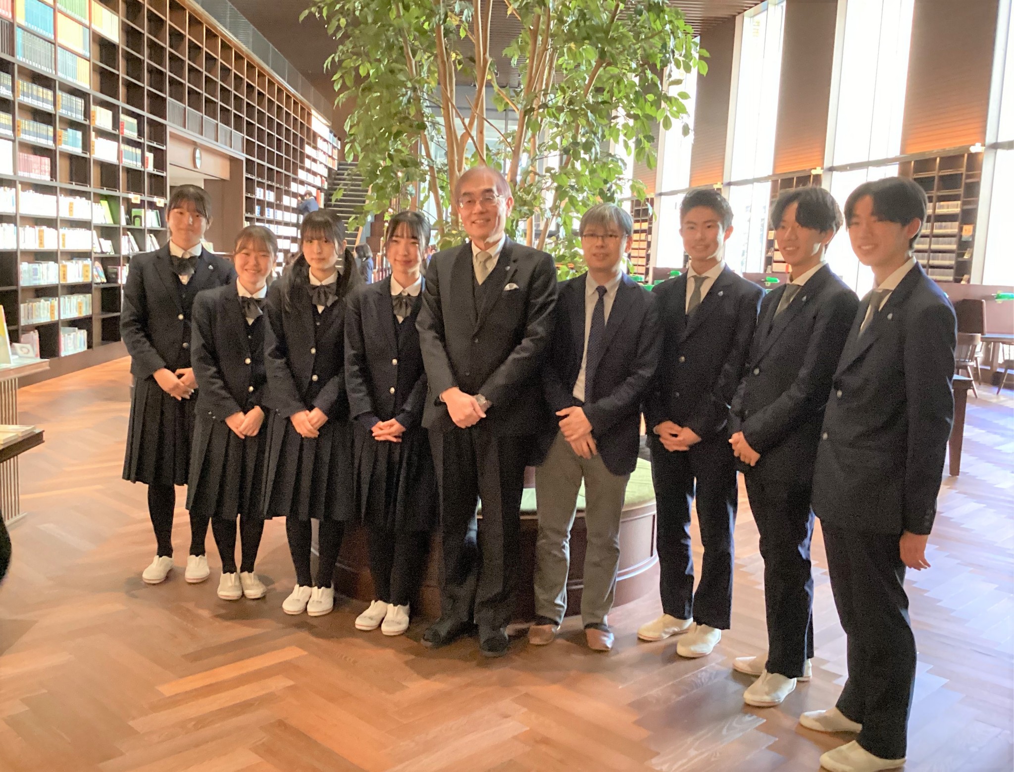 高槻中学の制服が人気を集める理由｜新デザインと費用・校則を徹底解剖