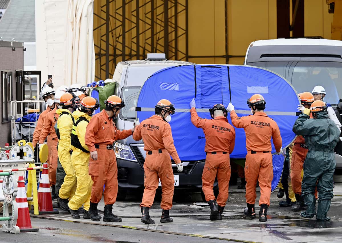 道路陥没でトラック転落！運転手の安否と地下崩落の真相・賠償責任