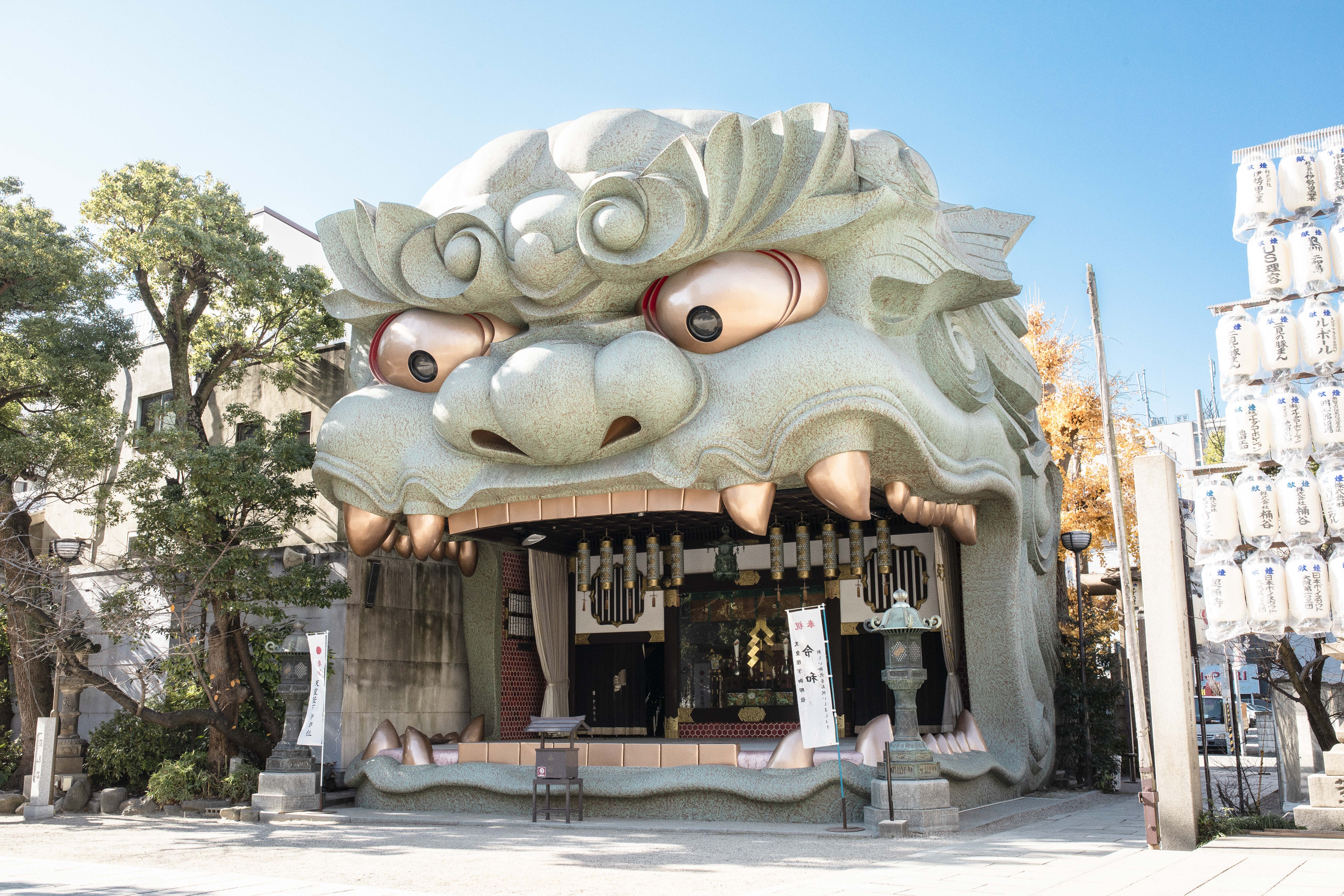 難波八阪神社の見どころとご利益を徹底解剖！巨大獅子舞台と混雑回避術