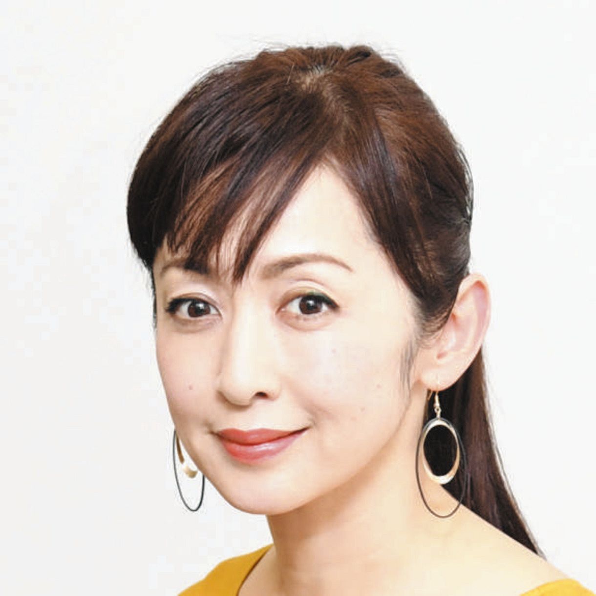 斉藤由貴の離婚真相と30年目の決断｜元夫の現在と子供たちの自立