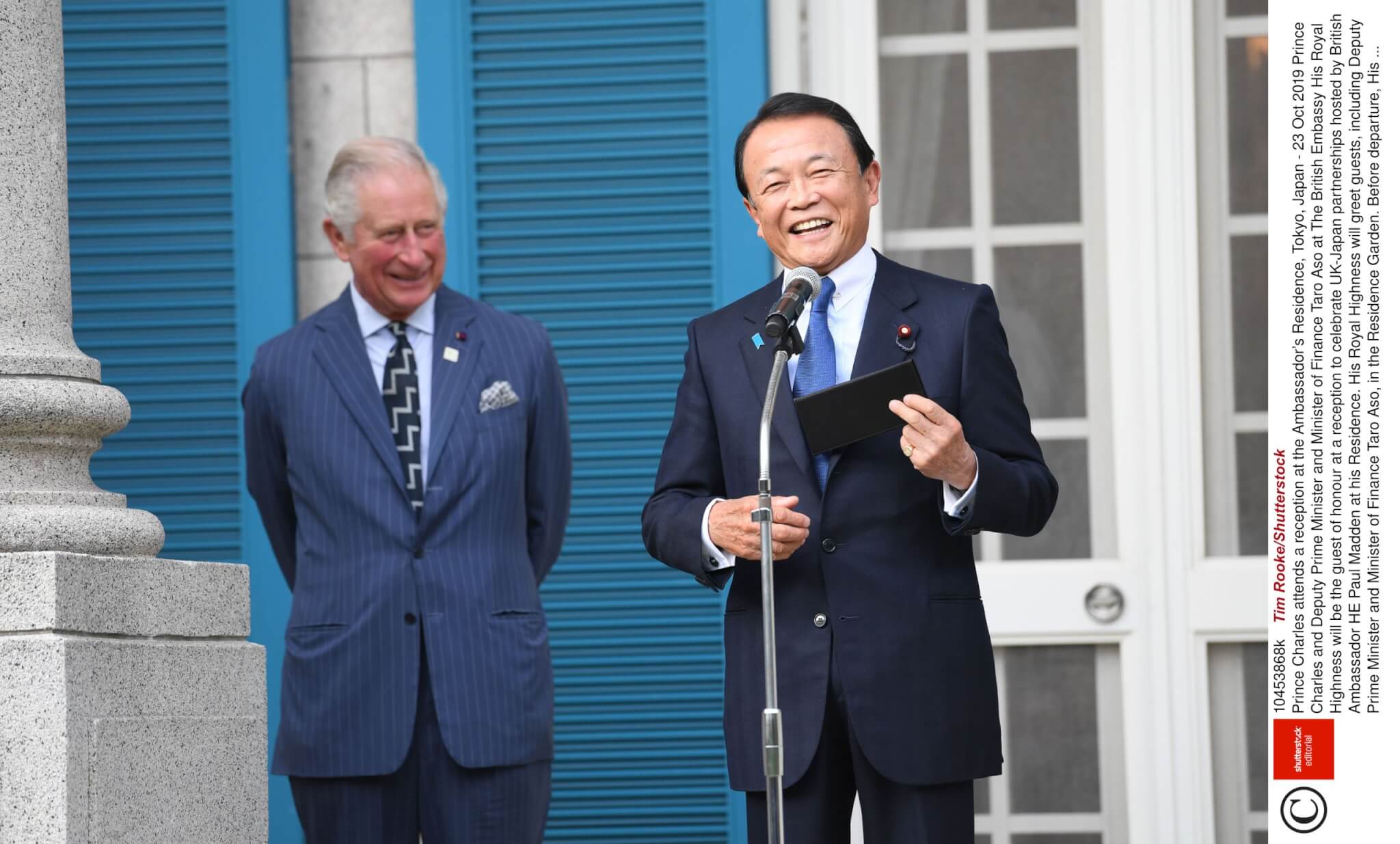 麻生太郎のスーツはなぜマフィア風と絶賛されるのか？特注仕立ての真相