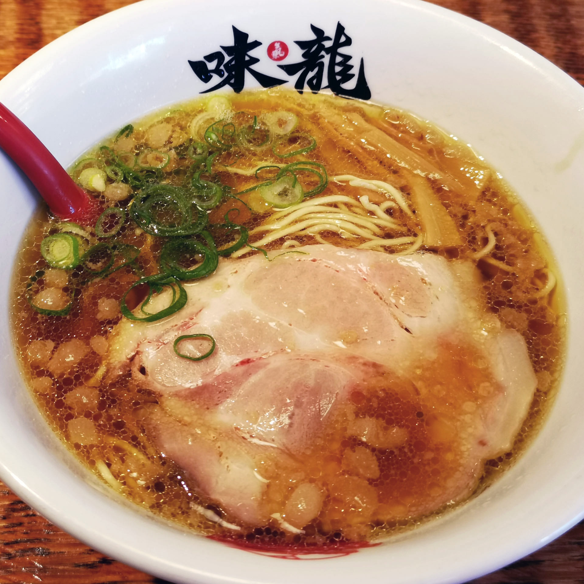 創業50年！尾道ラーメン味龍の背脂醤油と平打ち麺が誇る真価