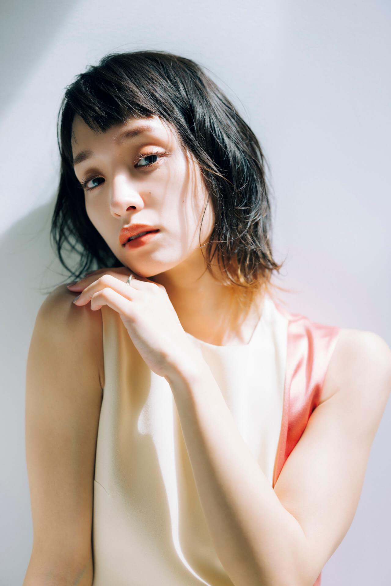 剛力彩芽の歴代グラビアと現在！大人の洗練美と美脚の秘訣を総括