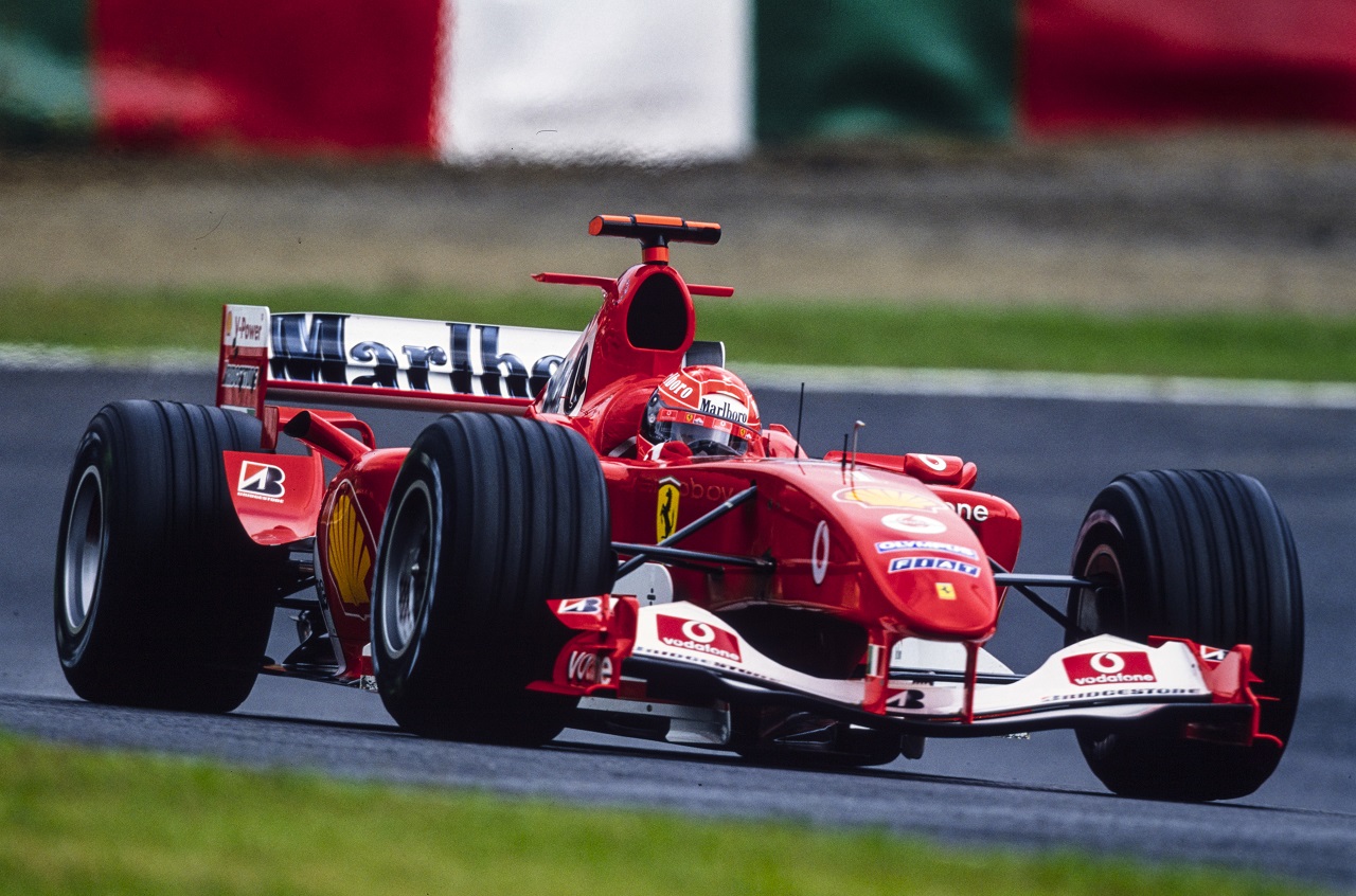 F1史上最強フェラーリF2004の衝撃！伝説の速さとV10の真実